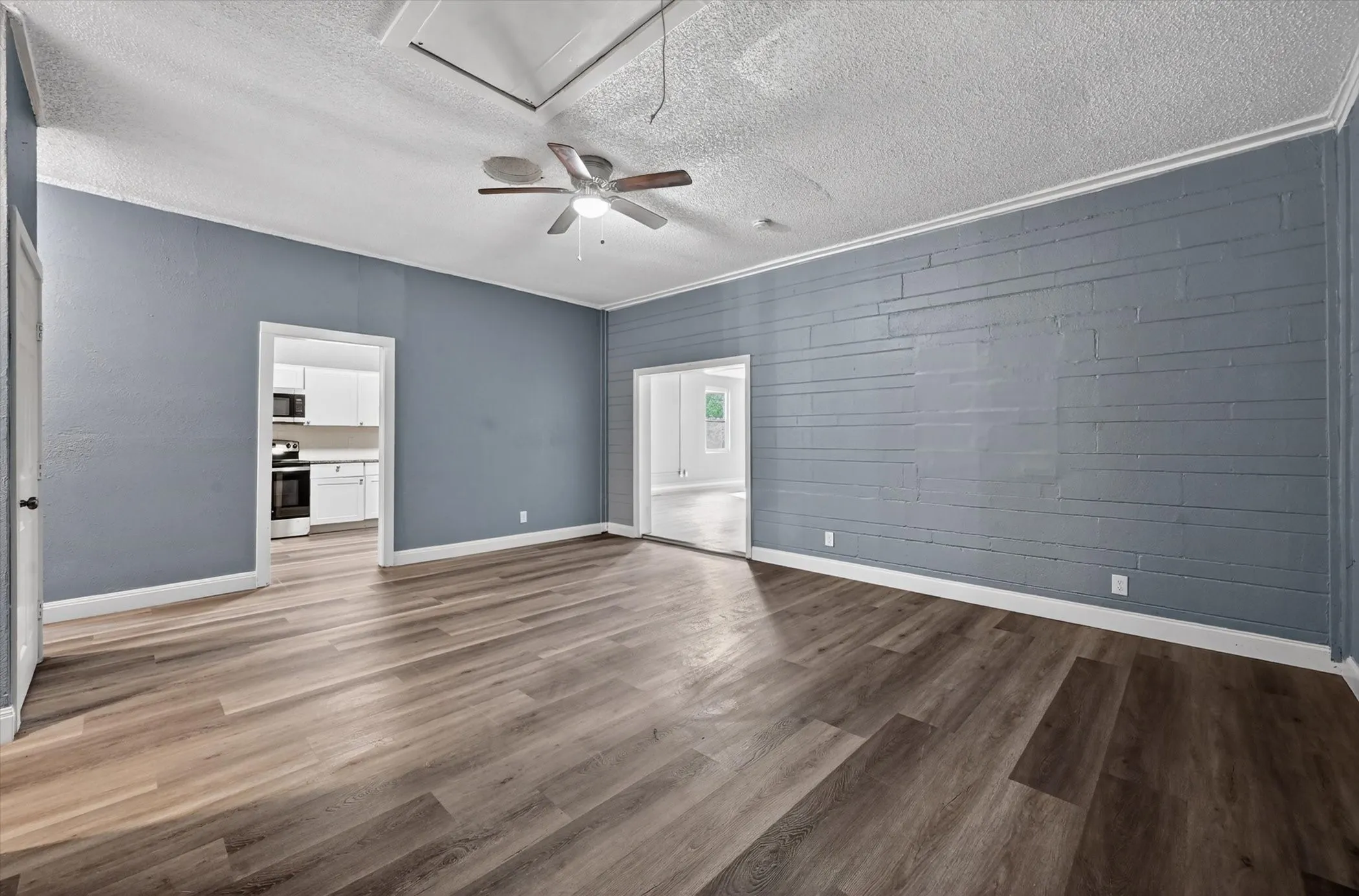 Single Family Residence For Sale in Kaufman County , 401 E Buffalo Street, Forney, Texas 75126, 5 Bedroom, 2 Bathroom, Garage spaces, 2,339 Sqft, built in 1997, mls#21277083, Real Estate Agent in Forney, Homes For Sale in Kaufman county, Homes For Sale in Forney, Realtor in Forney Texas, Real Estate Brokerage Independent Realty Texas, Luminita Cordes Realtor