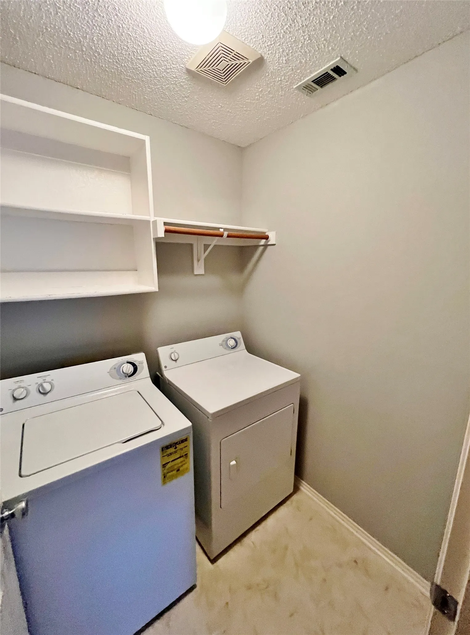 Single Family Residence For Rent in Collin County , 1222 Harvard Lane, Allen, Texas 75002, 3 Bedroom, 2 Bathroom, 2 Garage spaces, 2,039 Sqft, built in 1994, mls#21282492, Real Estate Agent in Allen, Homes For Rent in Collin county, Homes For Rent in Allen, Realtor in Allen Texas, Real Estate Brokerage Independent Realty Texas, Luminita Cordes Realtor