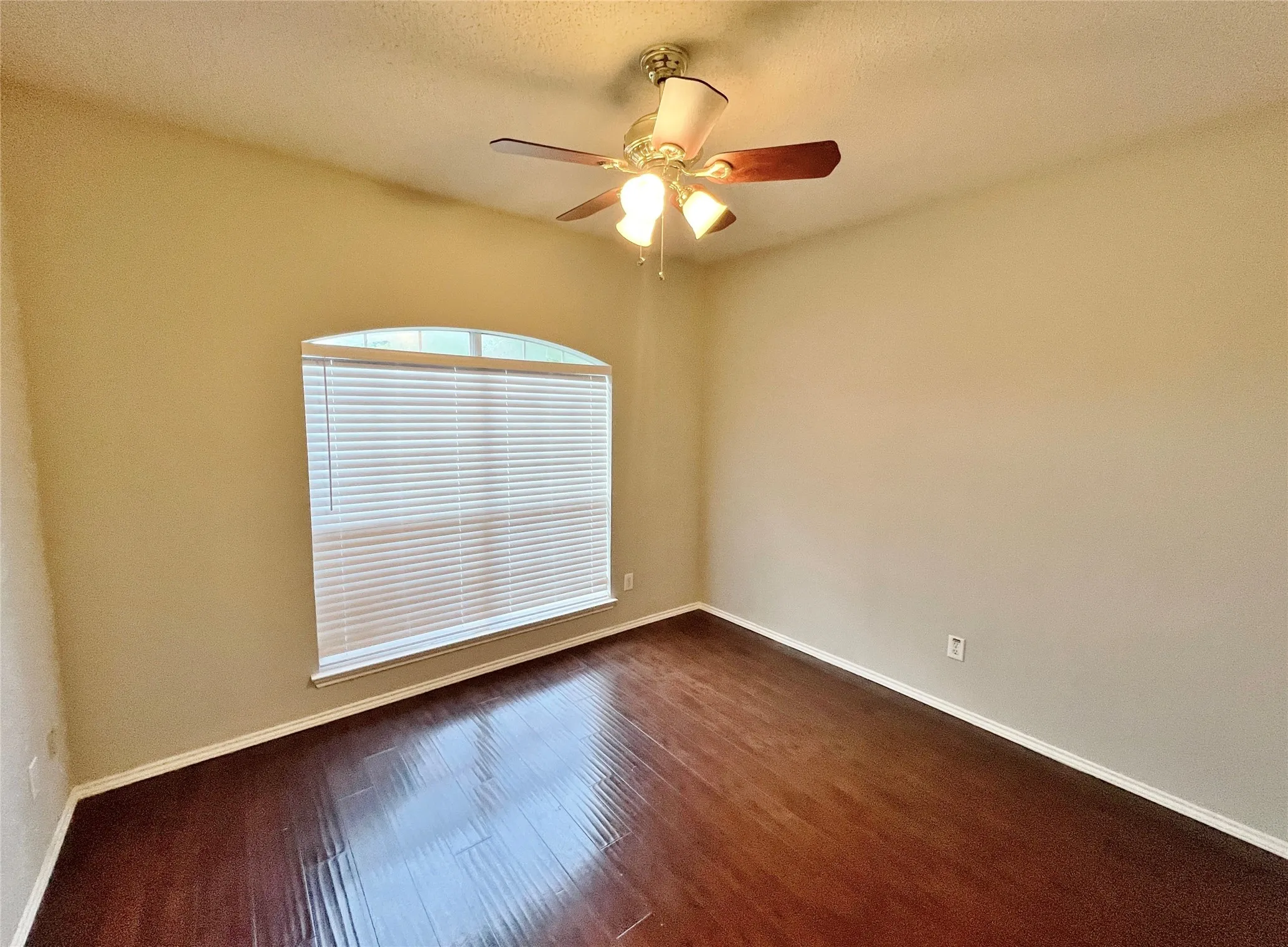 Single Family Residence For Rent in Collin County , 1222 Harvard Lane, Allen, Texas 75002, 3 Bedroom, 2 Bathroom, 2 Garage spaces, 2,039 Sqft, built in 1994, mls#21282492, Real Estate Agent in Allen, Homes For Rent in Collin county, Homes For Rent in Allen, Realtor in Allen Texas, Real Estate Brokerage Independent Realty Texas, Luminita Cordes Realtor