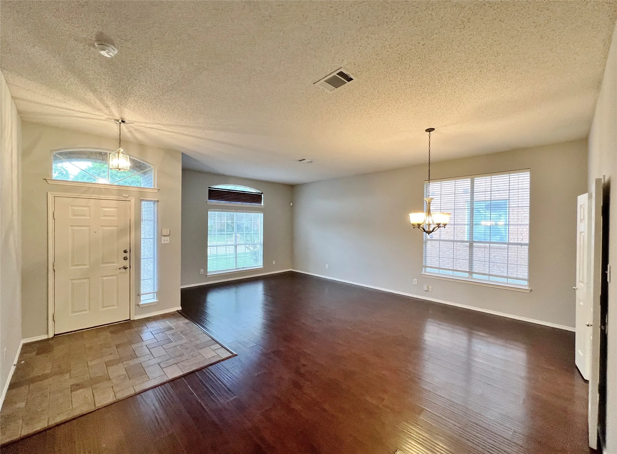 Single Family Residence For Rent in Collin County , 1222 Harvard Lane, Allen, Texas 75002, 3 Bedroom, 2 Bathroom, 2 Garage spaces, 2,039 Sqft, built in 1994, mls#21282492, Real Estate Agent in Allen, Homes For Rent in Collin county, Homes For Rent in Allen, Realtor in Allen Texas, Real Estate Brokerage Independent Realty Texas, Luminita Cordes Realtor