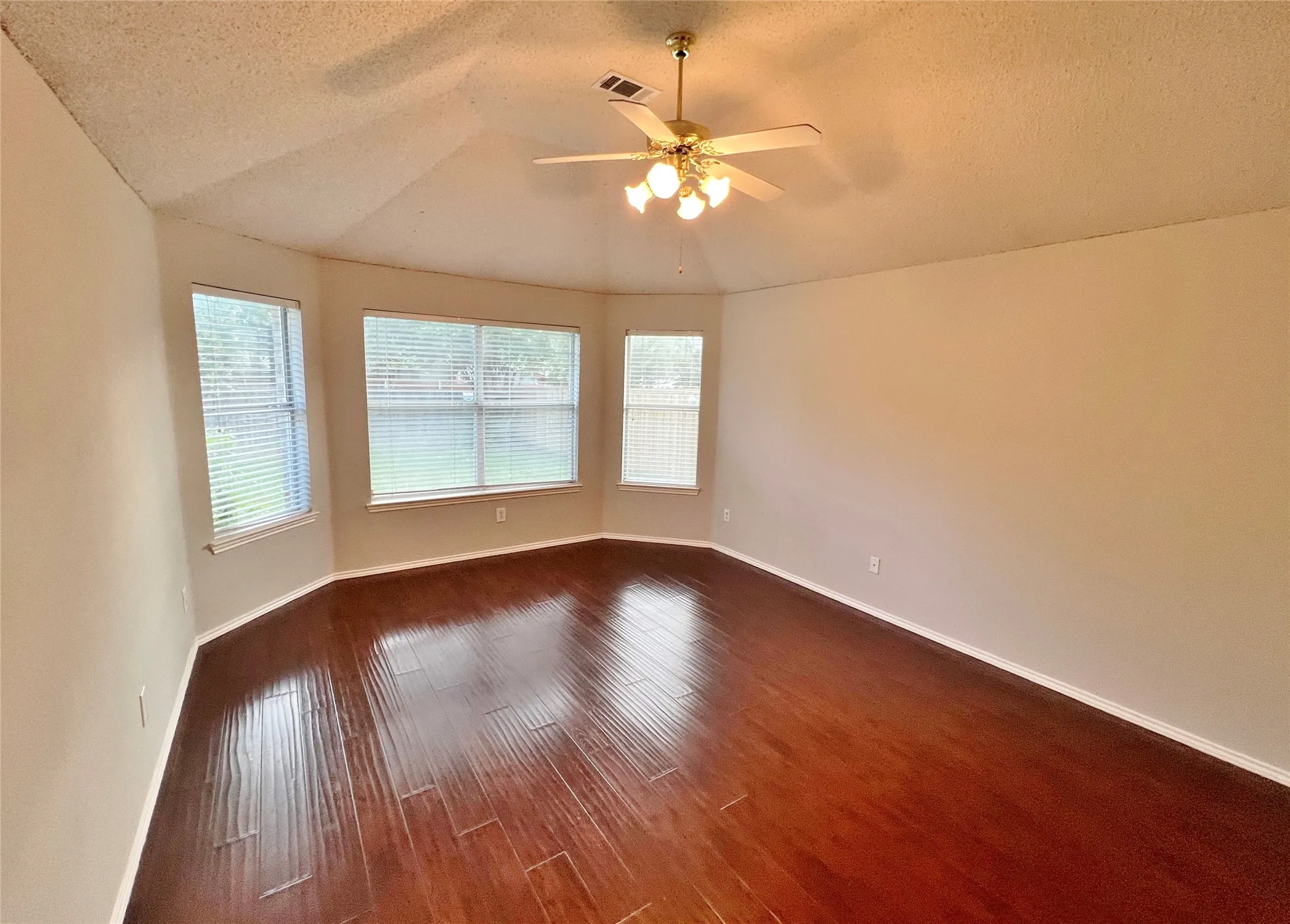 Single Family Residence For Rent in Collin County , 1222 Harvard Lane, Allen, Texas 75002, 3 Bedroom, 2 Bathroom, 2 Garage spaces, 2,039 Sqft, built in 1994, mls#21282492, Real Estate Agent in Allen, Homes For Rent in Collin county, Homes For Rent in Allen, Realtor in Allen Texas, Real Estate Brokerage Independent Realty Texas, Luminita Cordes Realtor