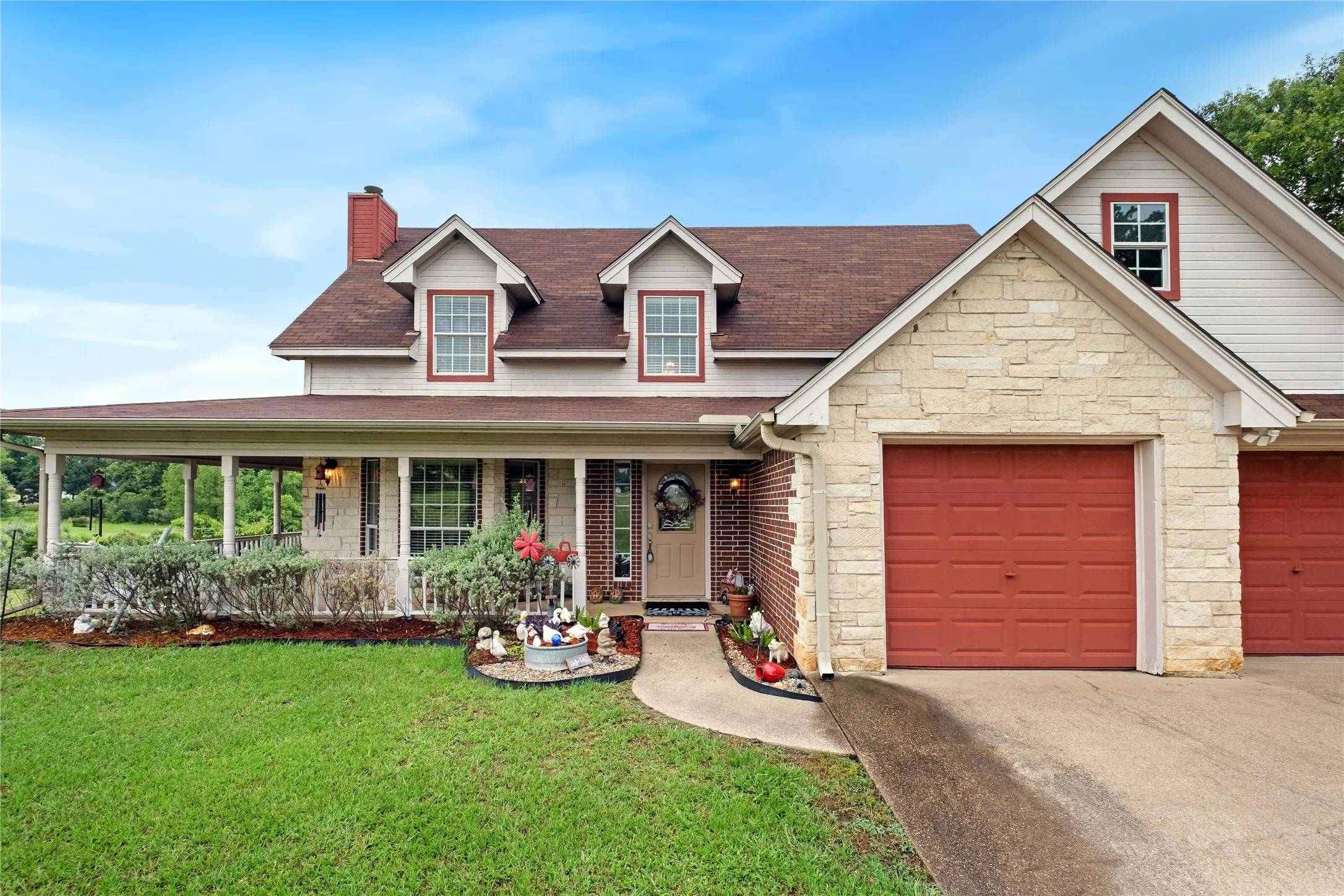 Single Family Residence For Sale in Van Zandt County , 786 Vz County Road 1803, Grand Saline, Texas 75140, 3 Bedroom, 3 Bathroom, 2 Garage spaces, 1,657 Sqft, built in 2005, mls#21282517, Real Estate Agent in Grand Saline, Homes For Sale in Van Zandt county, Homes For Sale in Grand Saline, Realtor in Grand Saline Texas, Real Estate Brokerage Independent Realty Texas, Luminita Cordes Realtor