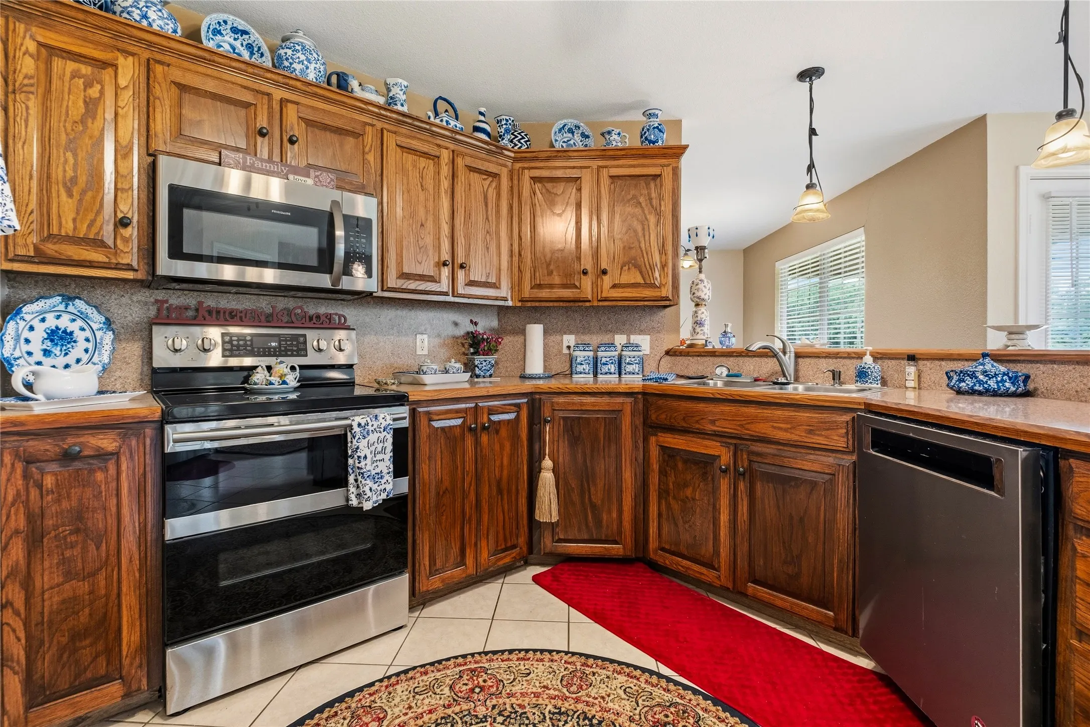 Single Family Residence For Sale in Van Zandt County , 786 Vz County Road 1803, Grand Saline, Texas 75140, 3 Bedroom, 3 Bathroom, 2 Garage spaces, 1,657 Sqft, built in 2005, mls#21282517, Real Estate Agent in Grand Saline, Homes For Sale in Van Zandt county, Homes For Sale in Grand Saline, Realtor in Grand Saline Texas, Real Estate Brokerage Independent Realty Texas, Luminita Cordes Realtor