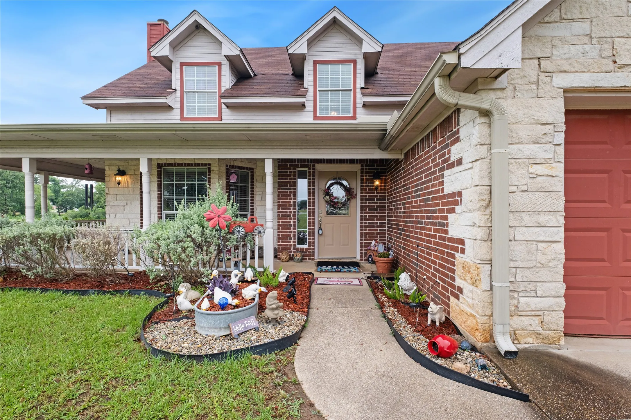 Single Family Residence For Sale in Van Zandt County , 786 Vz County Road 1803, Grand Saline, Texas 75140, 3 Bedroom, 3 Bathroom, 2 Garage spaces, 1,657 Sqft, built in 2005, mls#21282517, Real Estate Agent in Grand Saline, Homes For Sale in Van Zandt county, Homes For Sale in Grand Saline, Realtor in Grand Saline Texas, Real Estate Brokerage Independent Realty Texas, Luminita Cordes Realtor