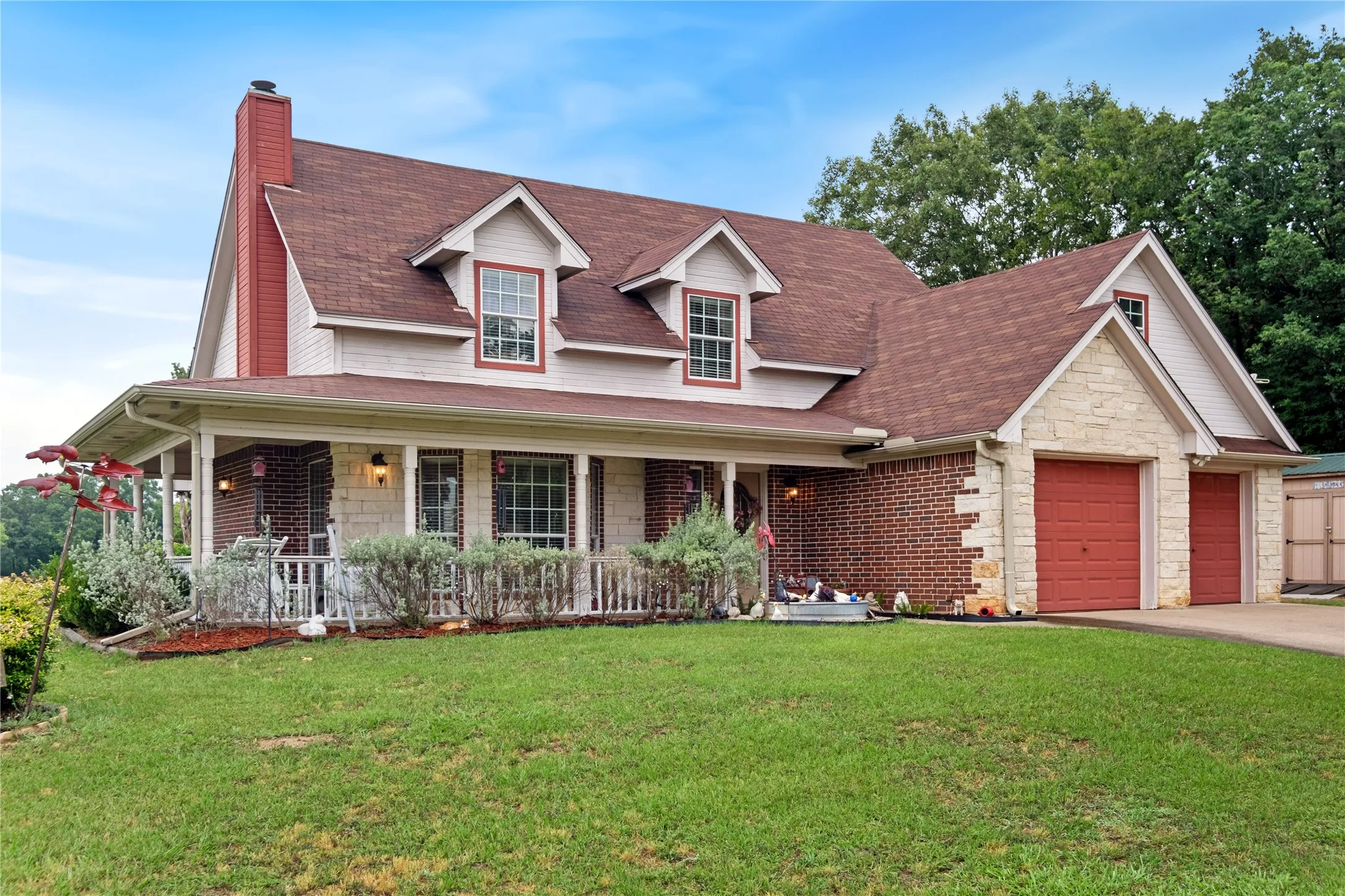 Single Family Residence For Sale in Van Zandt County , 786 Vz County Road 1803, Grand Saline, Texas 75140, 3 Bedroom, 3 Bathroom, 2 Garage spaces, 1,657 Sqft, built in 2005, mls#21282517, Real Estate Agent in Grand Saline, Homes For Sale in Van Zandt county, Homes For Sale in Grand Saline, Realtor in Grand Saline Texas, Real Estate Brokerage Independent Realty Texas, Luminita Cordes Realtor