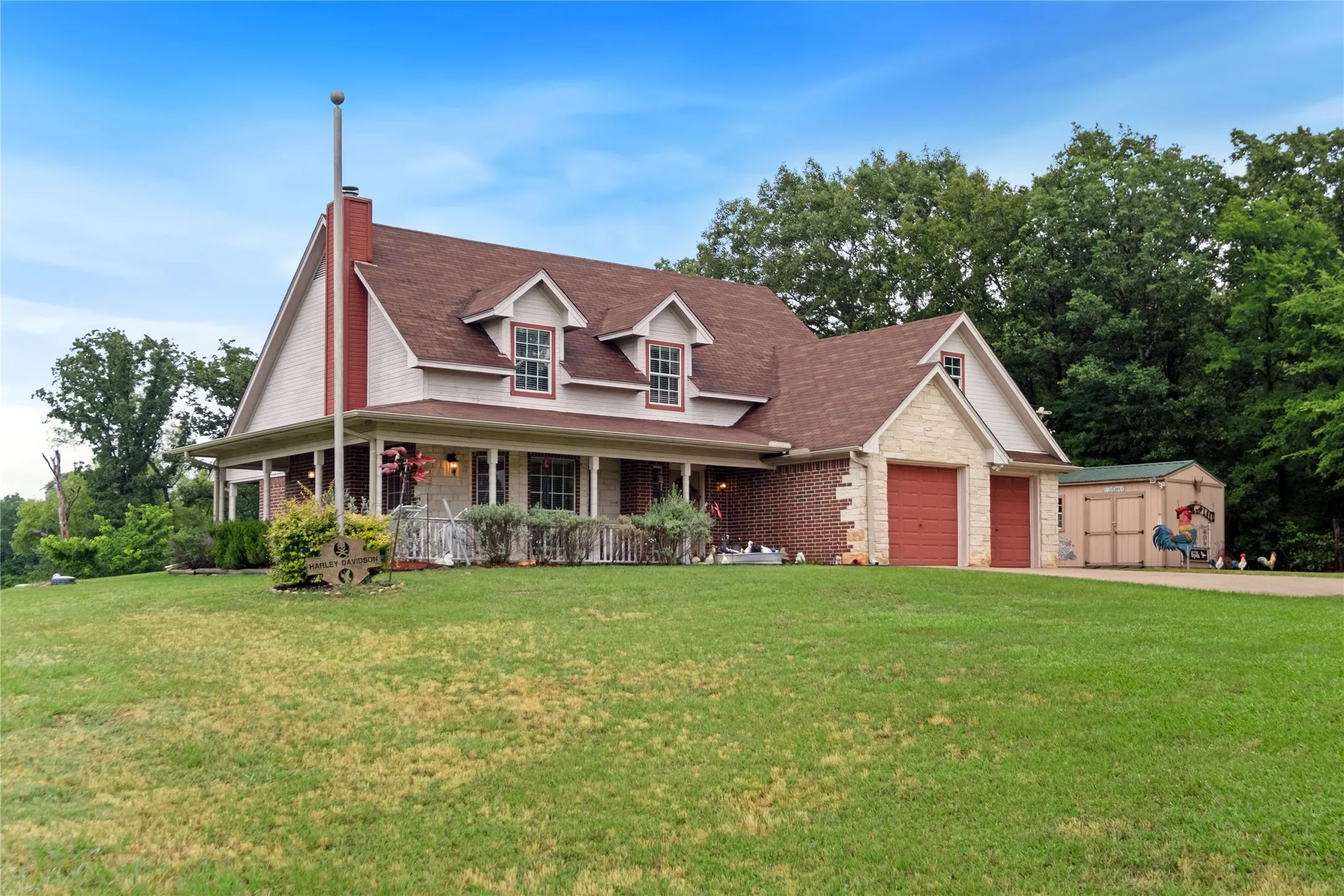 Single Family Residence For Sale in Van Zandt County , 786 Vz County Road 1803, Grand Saline, Texas 75140, 3 Bedroom, 3 Bathroom, 2 Garage spaces, 1,657 Sqft, built in 2005, mls#21282517, Real Estate Agent in Grand Saline, Homes For Sale in Van Zandt county, Homes For Sale in Grand Saline, Realtor in Grand Saline Texas, Real Estate Brokerage Independent Realty Texas, Luminita Cordes Realtor