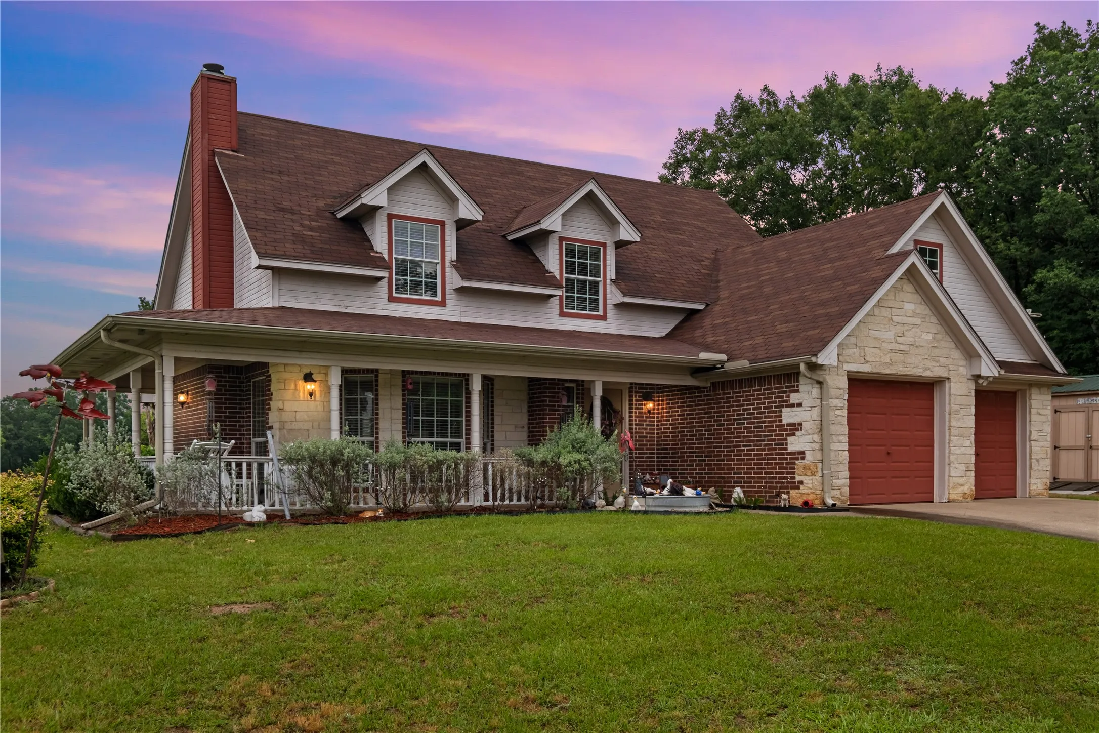Single Family Residence For Sale in Van Zandt County , 786 Vz County Road 1803, Grand Saline, Texas 75140, 3 Bedroom, 3 Bathroom, 2 Garage spaces, 1,657 Sqft, built in 2005, mls#21282517, Real Estate Agent in Grand Saline, Homes For Sale in Van Zandt county, Homes For Sale in Grand Saline, Realtor in Grand Saline Texas, Real Estate Brokerage Independent Realty Texas, Luminita Cordes Realtor