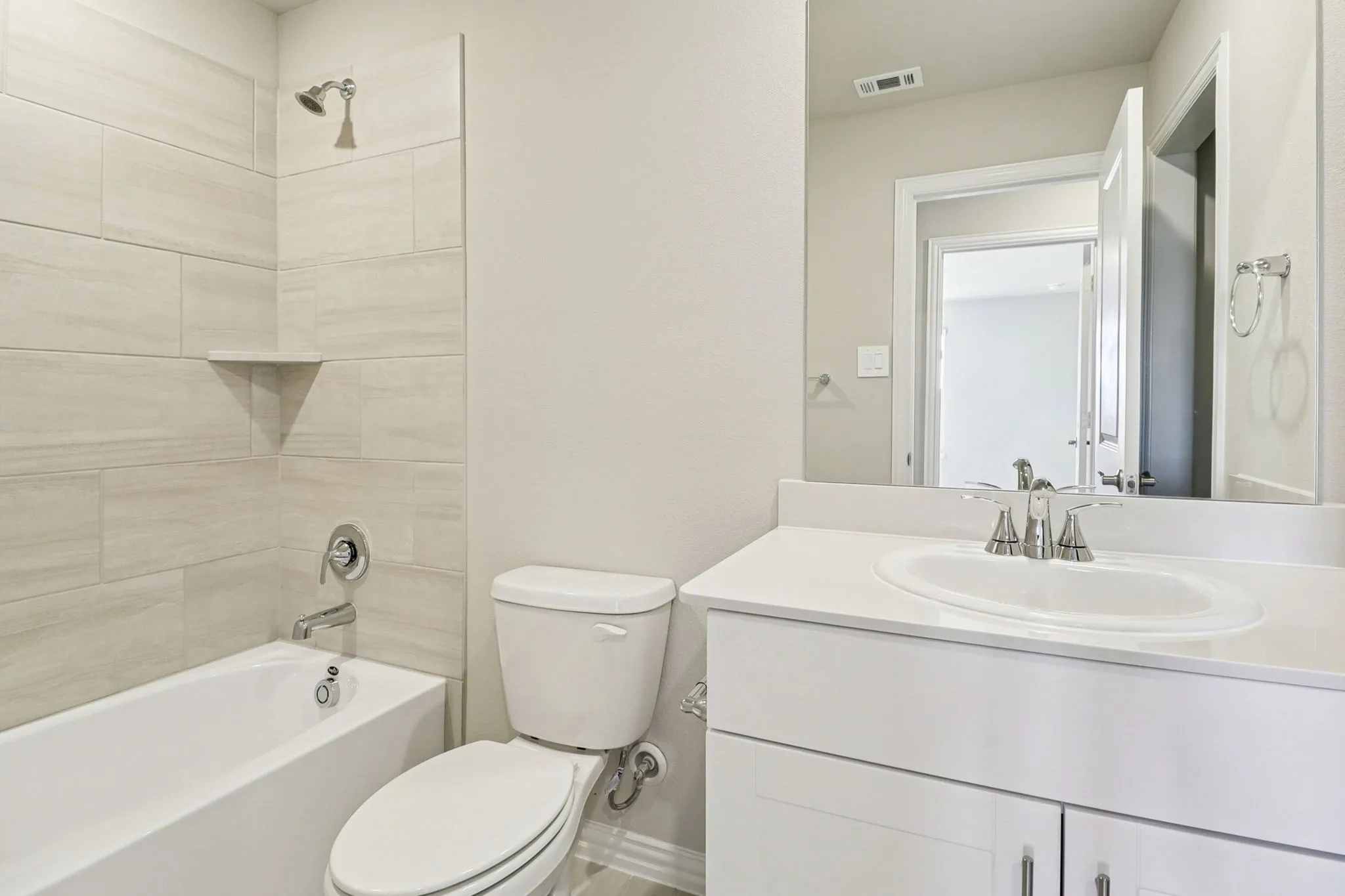  Photo is not of the actual home, but is an inspirational photo of builder’s model home and may depict options, furnishings, and/or decorator features that are not included.
