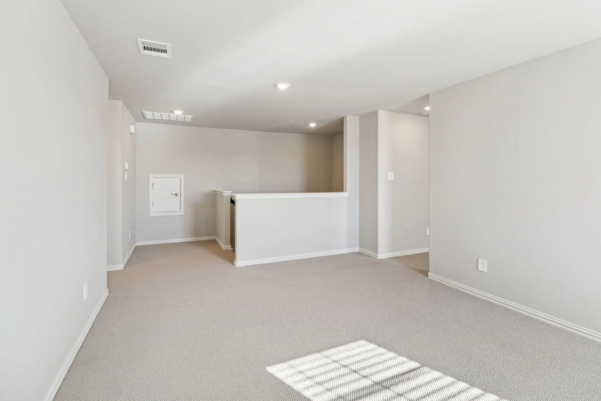  Photo is not of the actual home, but is an inspirational photo of builder’s model home and may depict options, furnishings, and/or decorator features that are not included.
