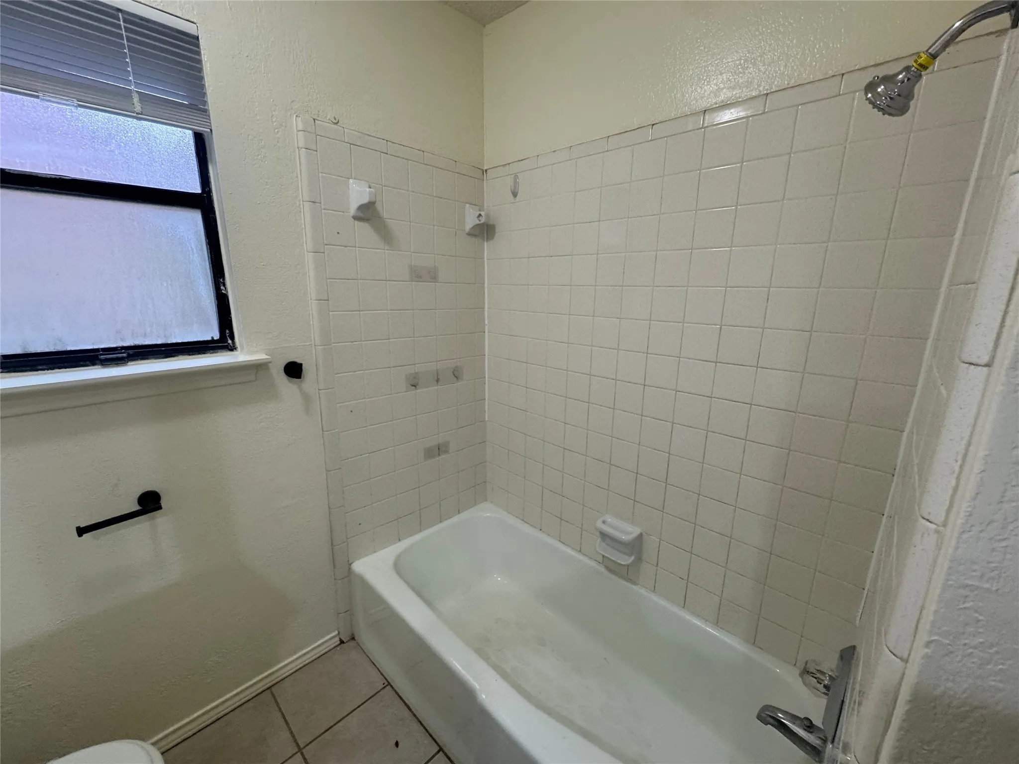 Single Family Residence For Rent in Tarrant County , 5604 Fireside Drive, Arlington, Texas 76016, 3 Bedroom, 2 Bathroom, 2 Garage spaces, 1,426 Sqft, built in 1978, mls#21282525, Real Estate Agent in Arlington, Homes For Rent in Tarrant county, Homes For Rent in Arlington, Realtor in Arlington Texas, Real Estate Brokerage Independent Realty Texas, Luminita Cordes Realtor