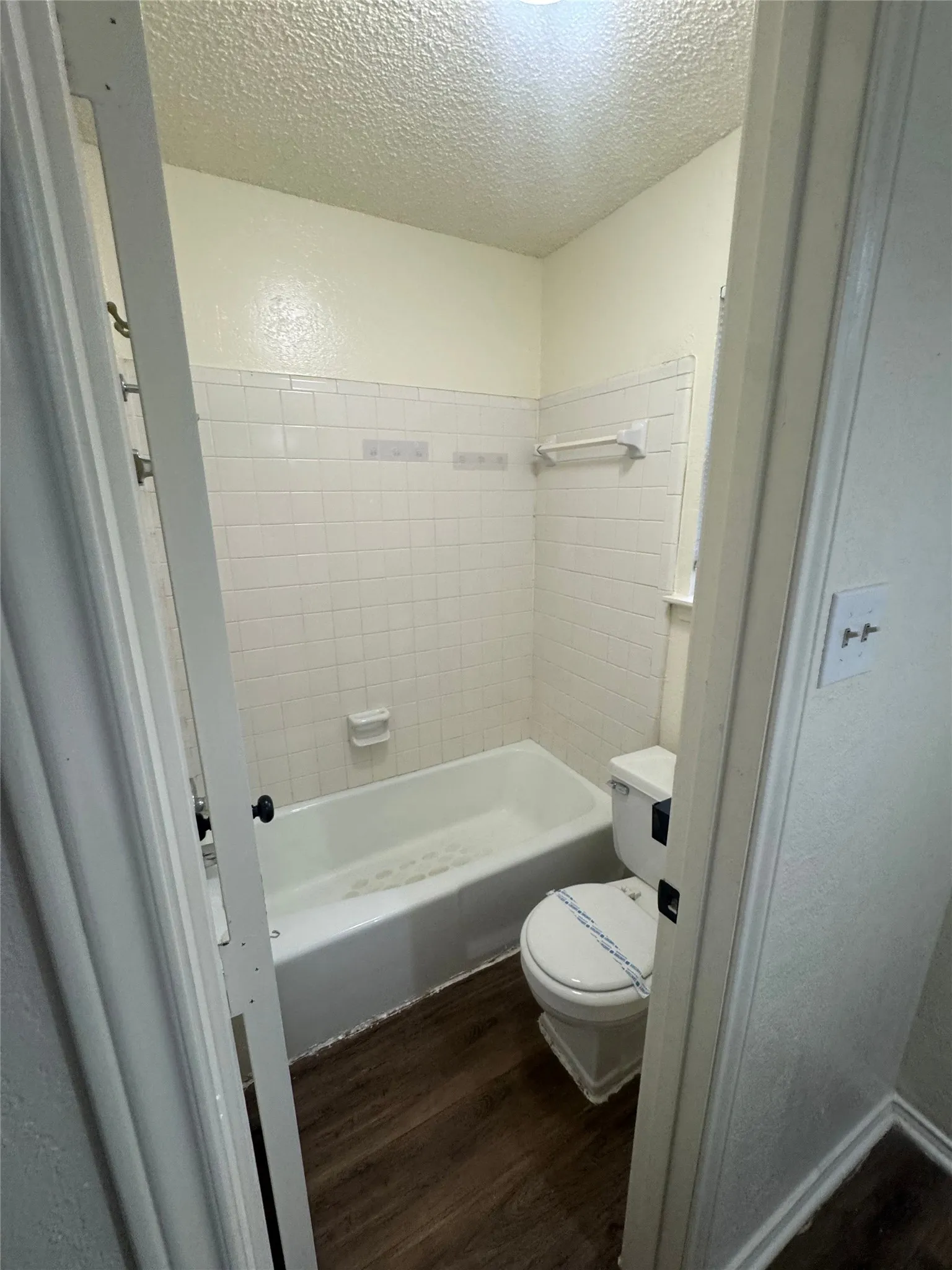 Single Family Residence For Rent in Tarrant County , 5604 Fireside Drive, Arlington, Texas 76016, 3 Bedroom, 2 Bathroom, 2 Garage spaces, 1,426 Sqft, built in 1978, mls#21282525, Real Estate Agent in Arlington, Homes For Rent in Tarrant county, Homes For Rent in Arlington, Realtor in Arlington Texas, Real Estate Brokerage Independent Realty Texas, Luminita Cordes Realtor