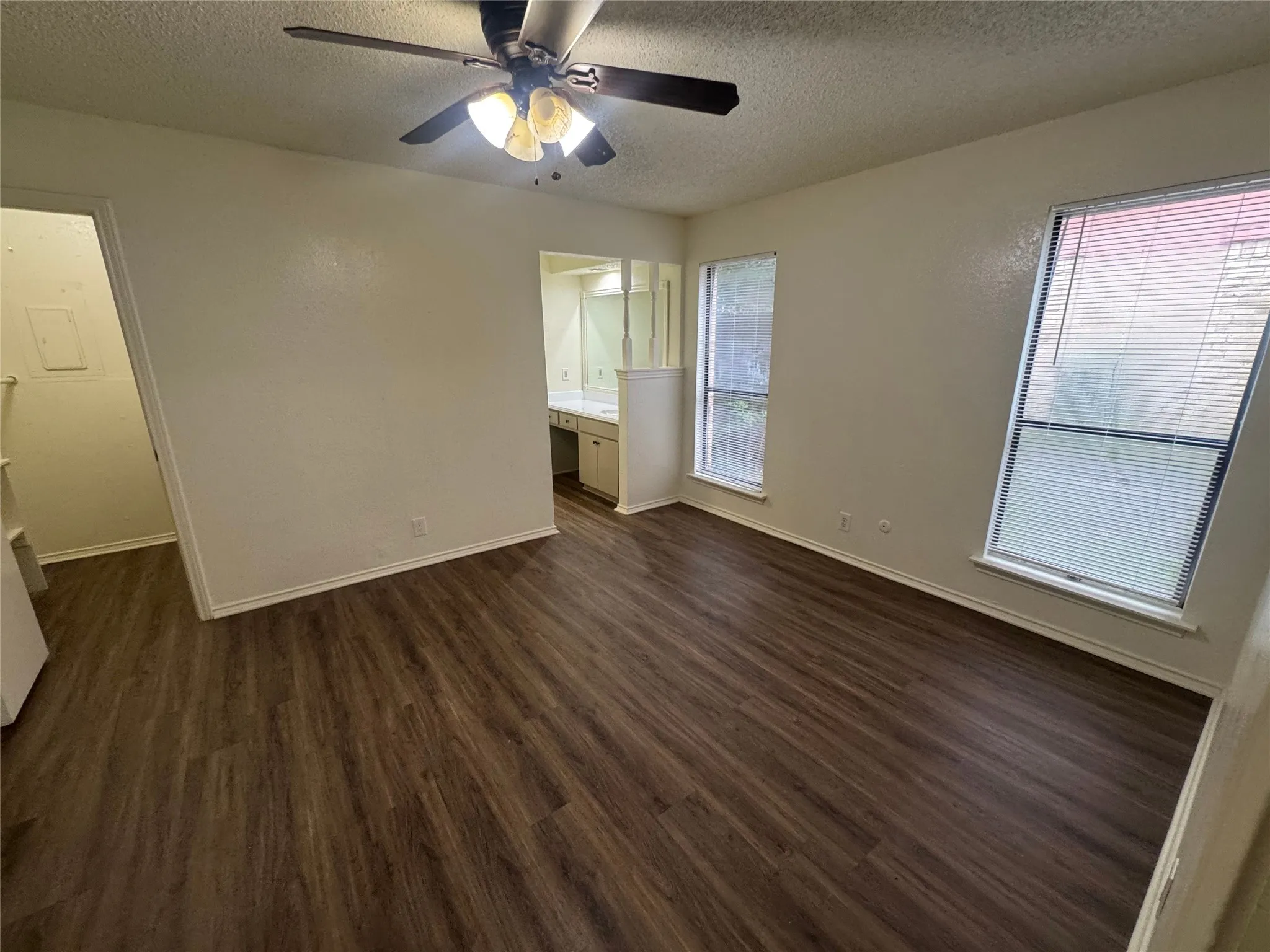 Single Family Residence For Rent in Tarrant County , 5604 Fireside Drive, Arlington, Texas 76016, 3 Bedroom, 2 Bathroom, 2 Garage spaces, 1,426 Sqft, built in 1978, mls#21282525, Real Estate Agent in Arlington, Homes For Rent in Tarrant county, Homes For Rent in Arlington, Realtor in Arlington Texas, Real Estate Brokerage Independent Realty Texas, Luminita Cordes Realtor