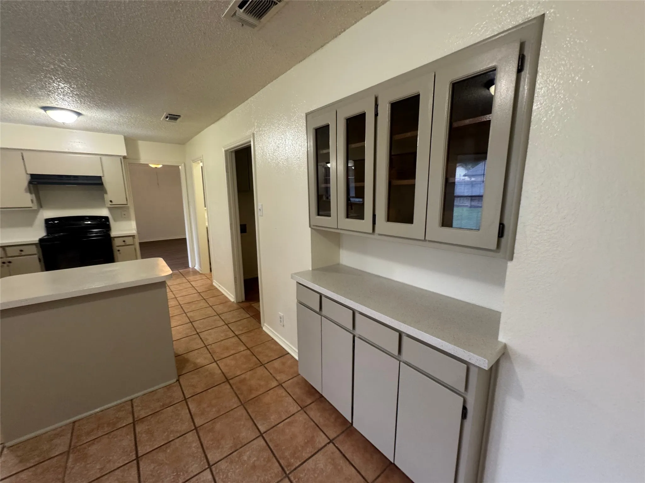 Single Family Residence For Rent in Tarrant County , 5604 Fireside Drive, Arlington, Texas 76016, 3 Bedroom, 2 Bathroom, 2 Garage spaces, 1,426 Sqft, built in 1978, mls#21282525, Real Estate Agent in Arlington, Homes For Rent in Tarrant county, Homes For Rent in Arlington, Realtor in Arlington Texas, Real Estate Brokerage Independent Realty Texas, Luminita Cordes Realtor