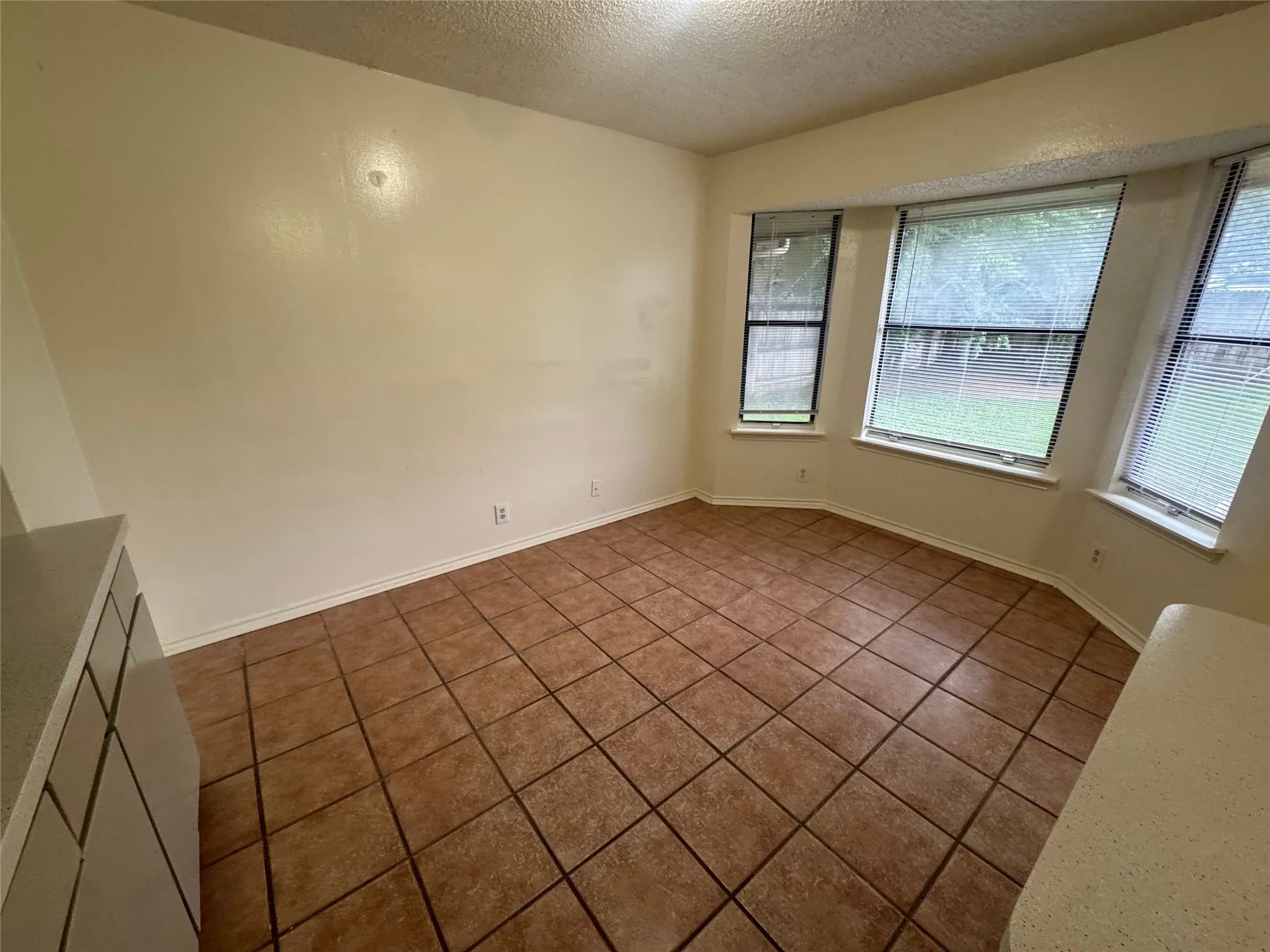 Single Family Residence For Rent in Tarrant County , 5604 Fireside Drive, Arlington, Texas 76016, 3 Bedroom, 2 Bathroom, 2 Garage spaces, 1,426 Sqft, built in 1978, mls#21282525, Real Estate Agent in Arlington, Homes For Rent in Tarrant county, Homes For Rent in Arlington, Realtor in Arlington Texas, Real Estate Brokerage Independent Realty Texas, Luminita Cordes Realtor
