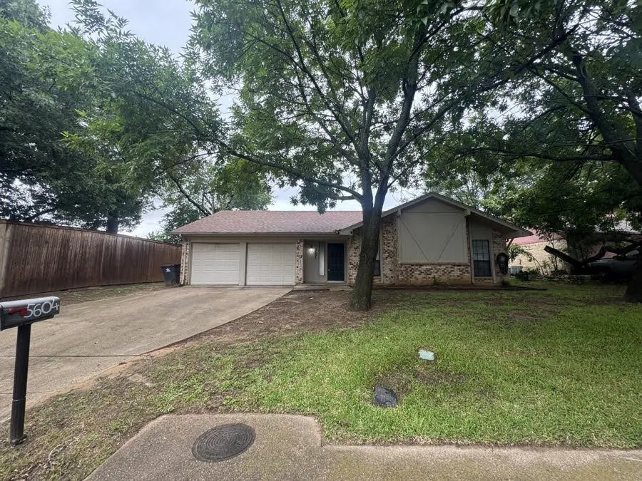 Single Family Residence For Rent in Tarrant County , 5604 Fireside Drive, Arlington, Texas 76016, 3 Bedroom, 2 Bathroom, 2 Garage spaces, 1,426 Sqft, built in 1978, mls#21282525, Real Estate Agent in Arlington, Homes For Rent in Tarrant county, Homes For Rent in Arlington, Realtor in Arlington Texas, Real Estate Brokerage Independent Realty Texas, Luminita Cordes Realtor