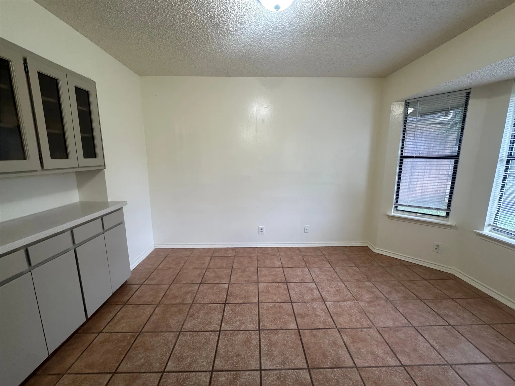 Single Family Residence For Rent in Tarrant County , 5604 Fireside Drive, Arlington, Texas 76016, 3 Bedroom, 2 Bathroom, 2 Garage spaces, 1,426 Sqft, built in 1978, mls#21282525, Real Estate Agent in Arlington, Homes For Rent in Tarrant county, Homes For Rent in Arlington, Realtor in Arlington Texas, Real Estate Brokerage Independent Realty Texas, Luminita Cordes Realtor