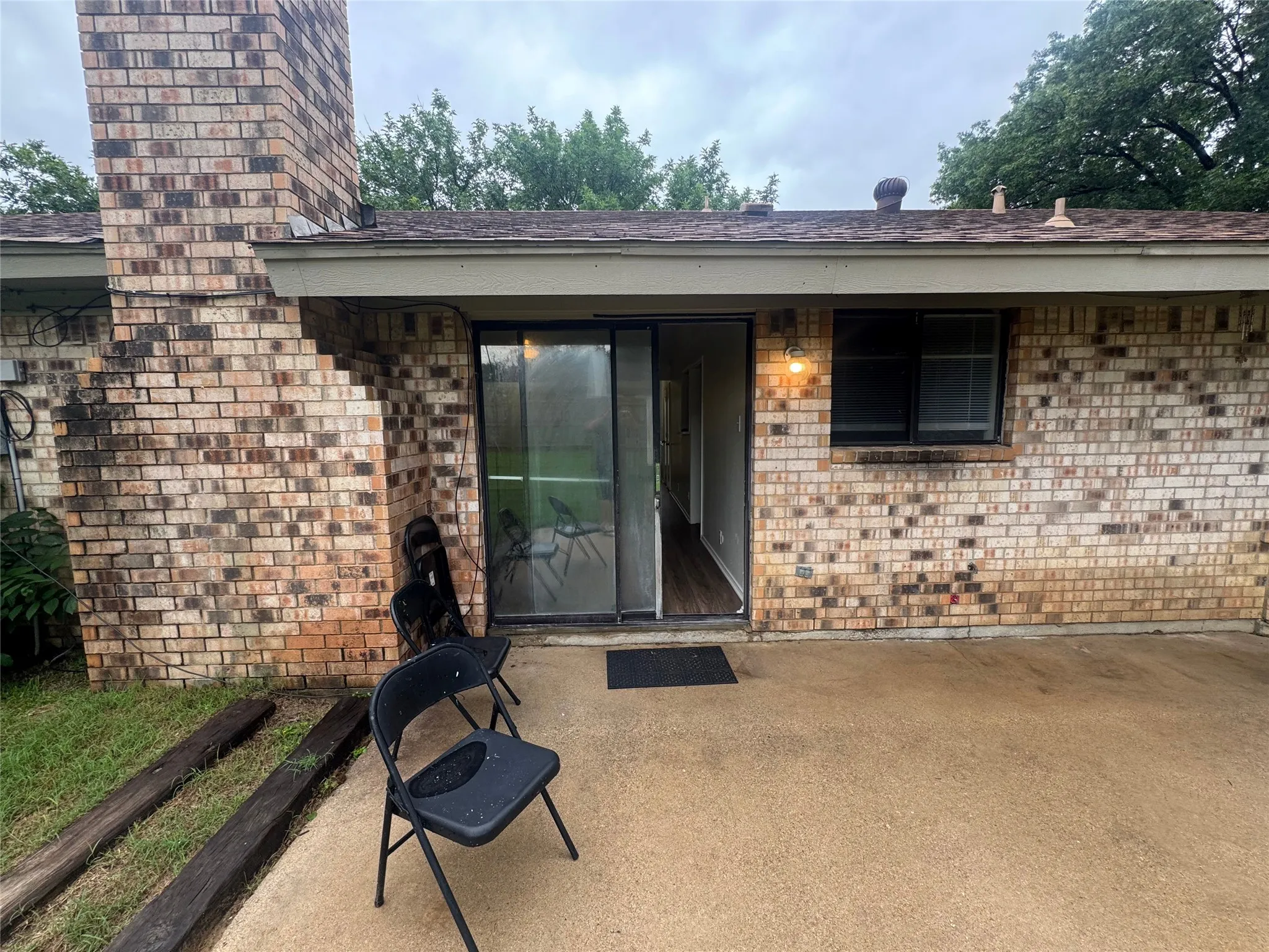 Single Family Residence For Rent in Tarrant County , 5604 Fireside Drive, Arlington, Texas 76016, 3 Bedroom, 2 Bathroom, 2 Garage spaces, 1,426 Sqft, built in 1978, mls#21282525, Real Estate Agent in Arlington, Homes For Rent in Tarrant county, Homes For Rent in Arlington, Realtor in Arlington Texas, Real Estate Brokerage Independent Realty Texas, Luminita Cordes Realtor