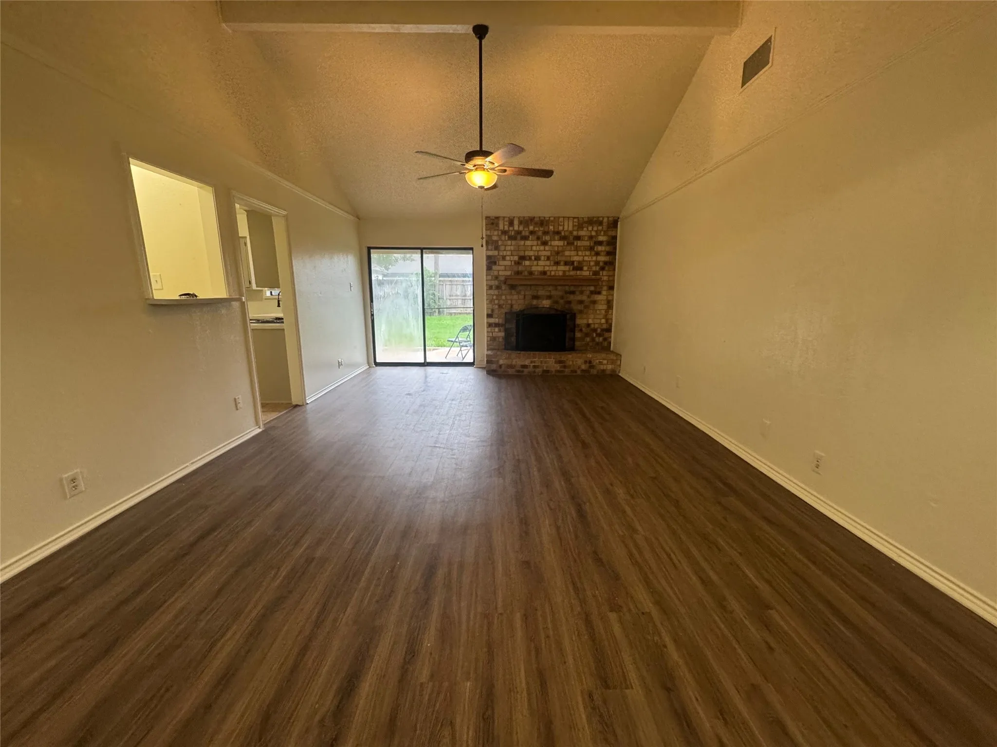 Single Family Residence For Rent in Tarrant County , 5604 Fireside Drive, Arlington, Texas 76016, 3 Bedroom, 2 Bathroom, 2 Garage spaces, 1,426 Sqft, built in 1978, mls#21282525, Real Estate Agent in Arlington, Homes For Rent in Tarrant county, Homes For Rent in Arlington, Realtor in Arlington Texas, Real Estate Brokerage Independent Realty Texas, Luminita Cordes Realtor