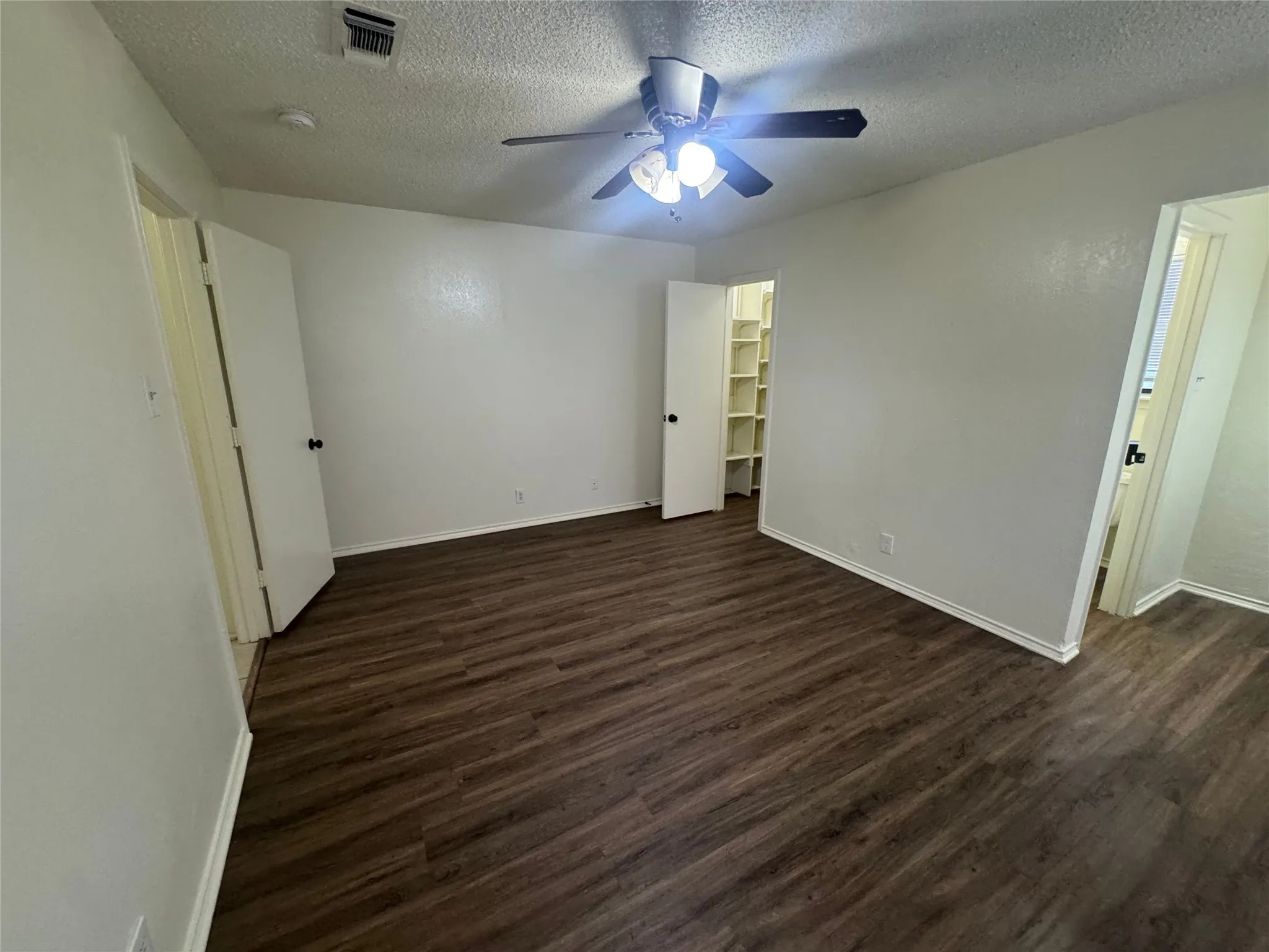 Single Family Residence For Rent in Tarrant County , 5604 Fireside Drive, Arlington, Texas 76016, 3 Bedroom, 2 Bathroom, 2 Garage spaces, 1,426 Sqft, built in 1978, mls#21282525, Real Estate Agent in Arlington, Homes For Rent in Tarrant county, Homes For Rent in Arlington, Realtor in Arlington Texas, Real Estate Brokerage Independent Realty Texas, Luminita Cordes Realtor