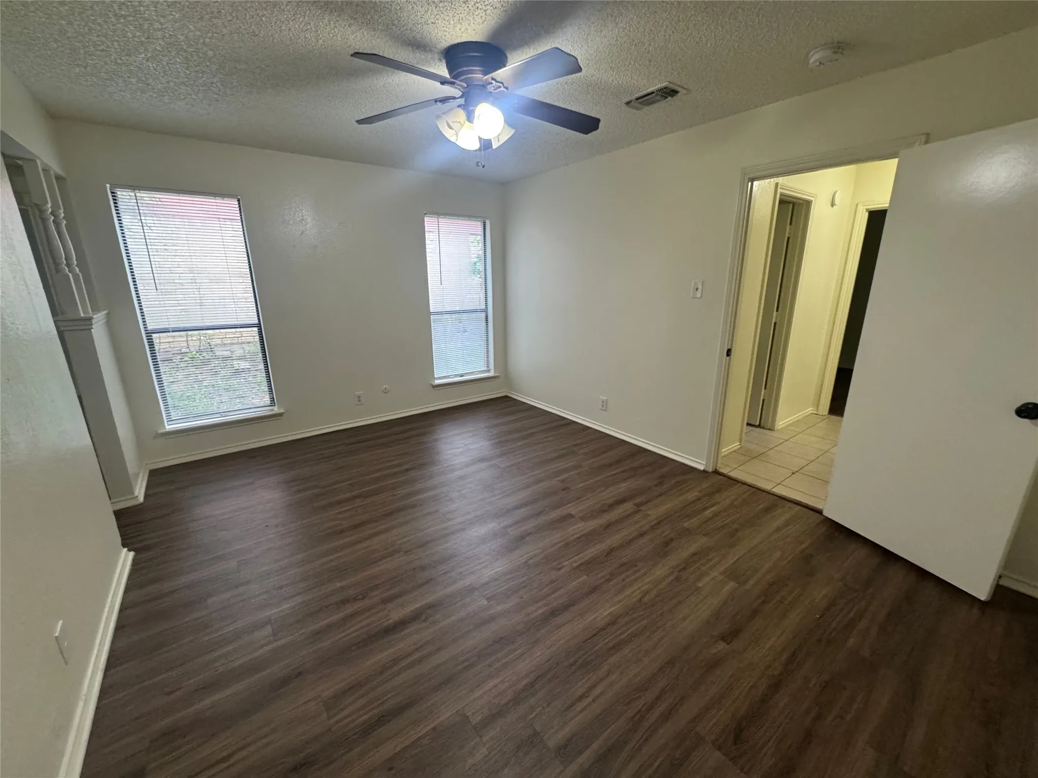 Single Family Residence For Rent in Tarrant County , 5604 Fireside Drive, Arlington, Texas 76016, 3 Bedroom, 2 Bathroom, 2 Garage spaces, 1,426 Sqft, built in 1978, mls#21282525, Real Estate Agent in Arlington, Homes For Rent in Tarrant county, Homes For Rent in Arlington, Realtor in Arlington Texas, Real Estate Brokerage Independent Realty Texas, Luminita Cordes Realtor