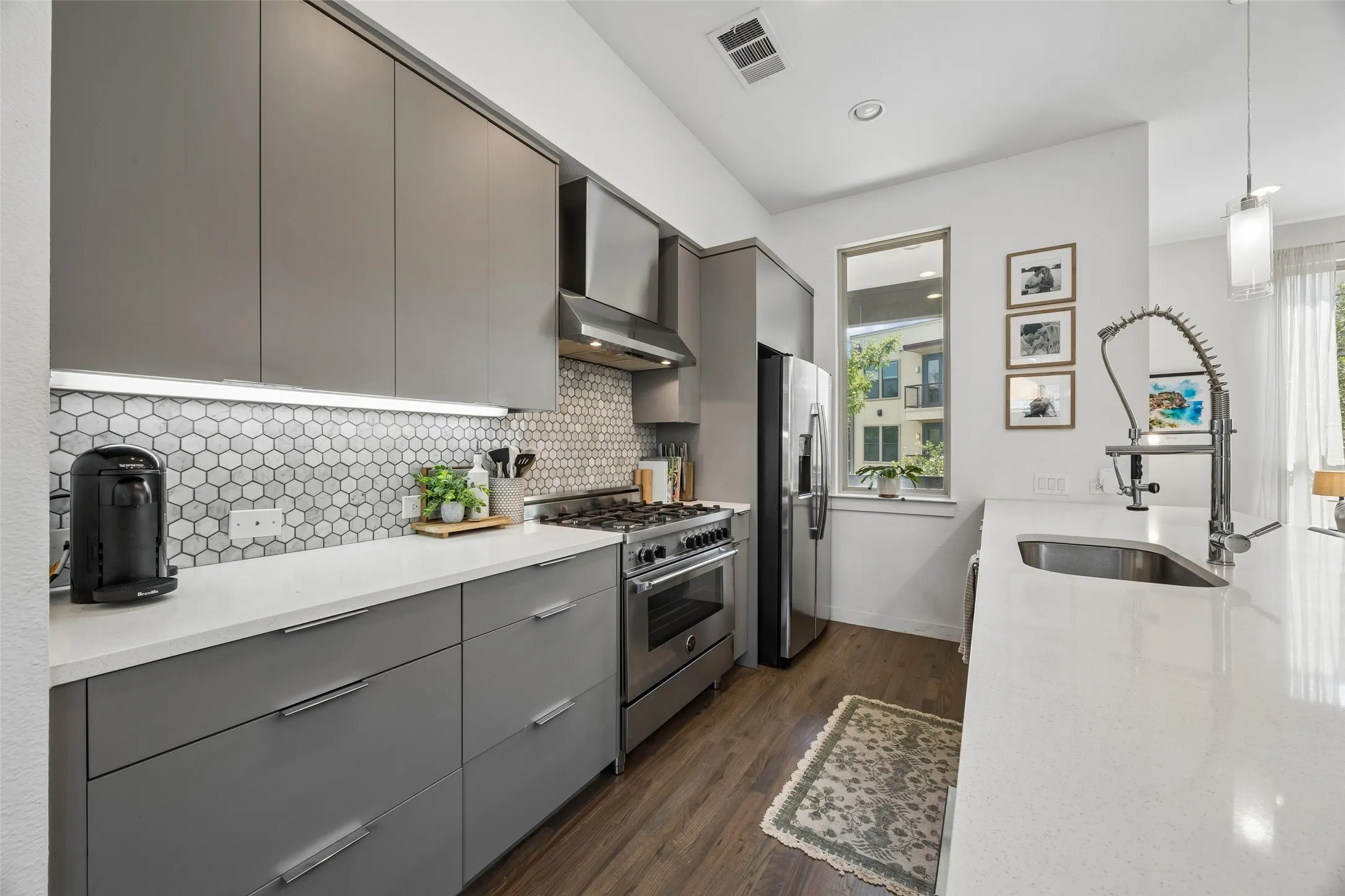 Condominium For Sale in Dallas County , 5734 Oram Street 102, Dallas, Texas 75206, 2 Bedroom, 3 Bathroom, 2 Garage spaces, 1,701 Sqft, built in 2017, mls#21282473, Real Estate Agent in Dallas, Homes For Sale in Dallas county, Homes For Sale in Dallas, Realtor in Dallas Texas, Real Estate Brokerage Independent Realty Texas, Luminita Cordes Realtor