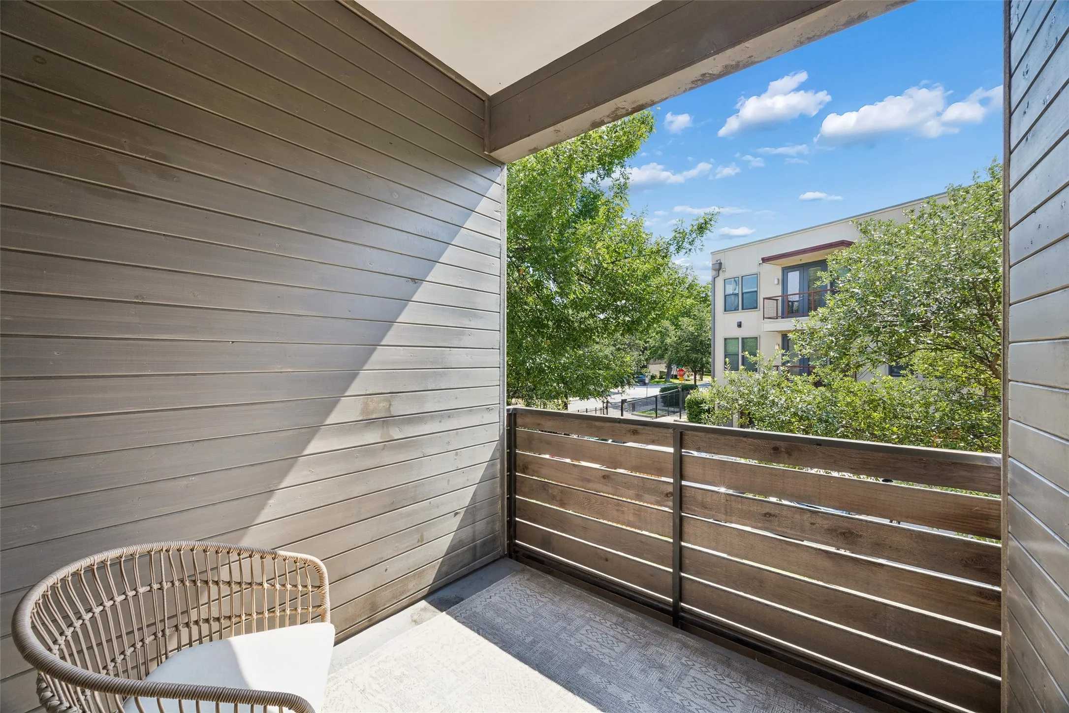 Condominium For Sale in Dallas County , 5734 Oram Street 102, Dallas, Texas 75206, 2 Bedroom, 3 Bathroom, 2 Garage spaces, 1,701 Sqft, built in 2017, mls#21282473, Real Estate Agent in Dallas, Homes For Sale in Dallas county, Homes For Sale in Dallas, Realtor in Dallas Texas, Real Estate Brokerage Independent Realty Texas, Luminita Cordes Realtor