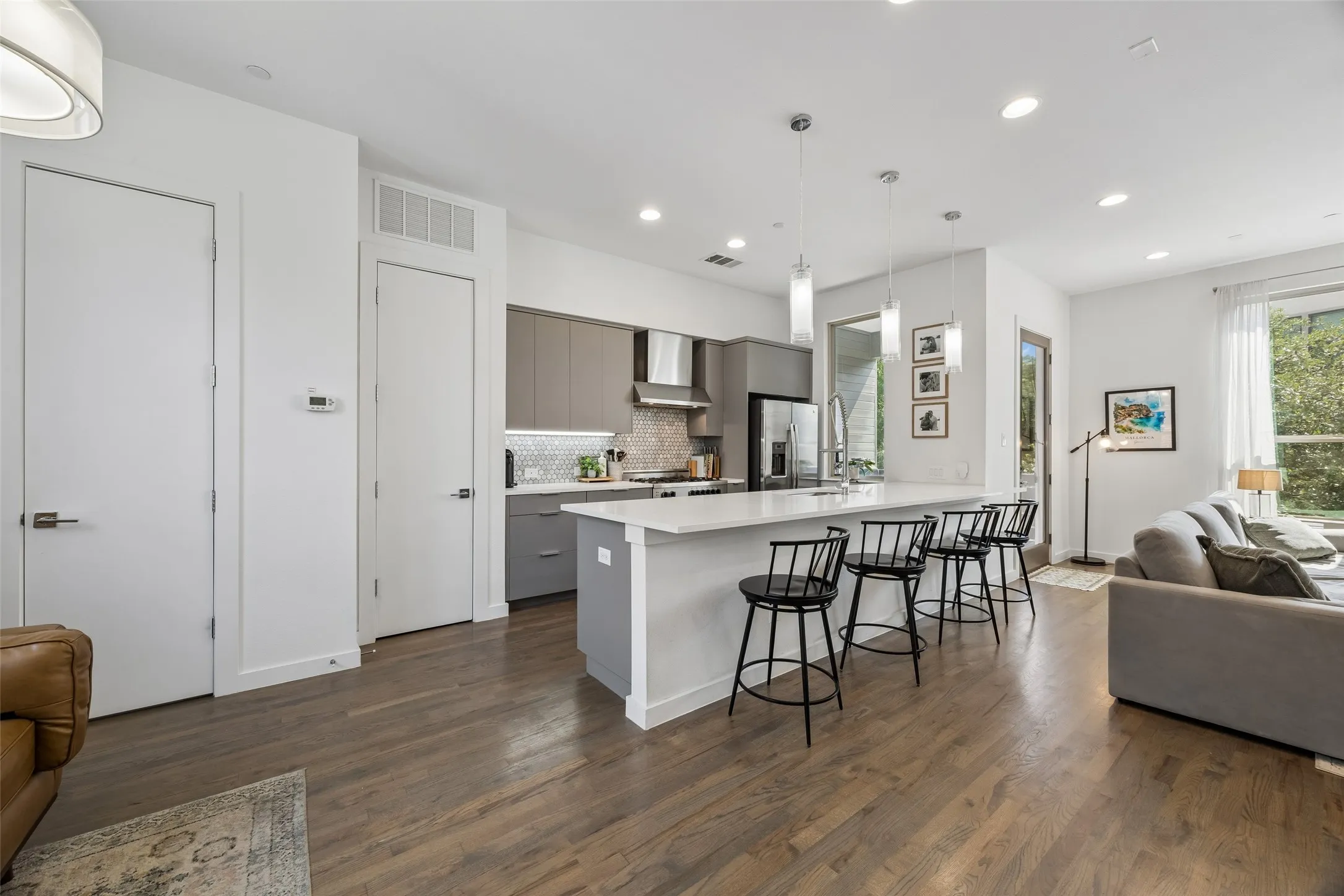 Condominium For Sale in Dallas County , 5734 Oram Street 102, Dallas, Texas 75206, 2 Bedroom, 3 Bathroom, 2 Garage spaces, 1,701 Sqft, built in 2017, mls#21282473, Real Estate Agent in Dallas, Homes For Sale in Dallas county, Homes For Sale in Dallas, Realtor in Dallas Texas, Real Estate Brokerage Independent Realty Texas, Luminita Cordes Realtor