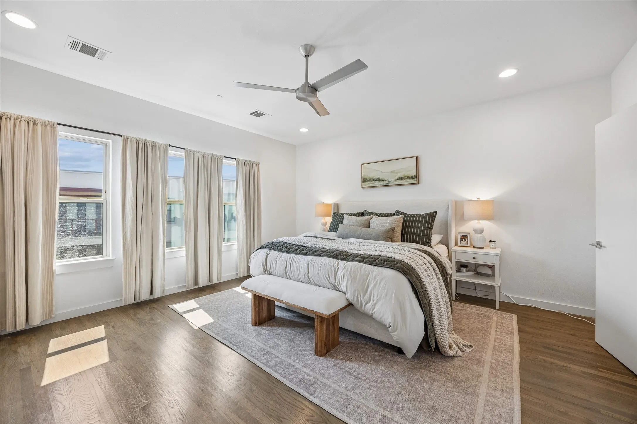 Condominium For Sale in Dallas County , 5734 Oram Street 102, Dallas, Texas 75206, 2 Bedroom, 3 Bathroom, 2 Garage spaces, 1,701 Sqft, built in 2017, mls#21282473, Real Estate Agent in Dallas, Homes For Sale in Dallas county, Homes For Sale in Dallas, Realtor in Dallas Texas, Real Estate Brokerage Independent Realty Texas, Luminita Cordes Realtor