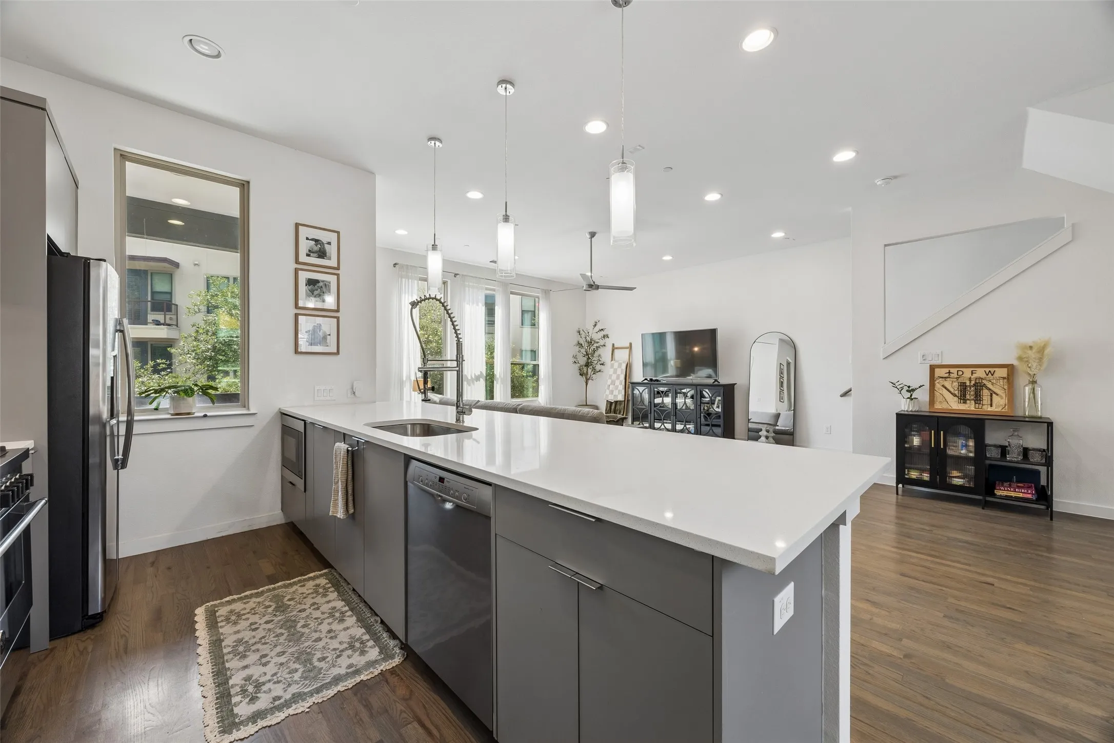 Condominium For Sale in Dallas County , 5734 Oram Street 102, Dallas, Texas 75206, 2 Bedroom, 3 Bathroom, 2 Garage spaces, 1,701 Sqft, built in 2017, mls#21282473, Real Estate Agent in Dallas, Homes For Sale in Dallas county, Homes For Sale in Dallas, Realtor in Dallas Texas, Real Estate Brokerage Independent Realty Texas, Luminita Cordes Realtor