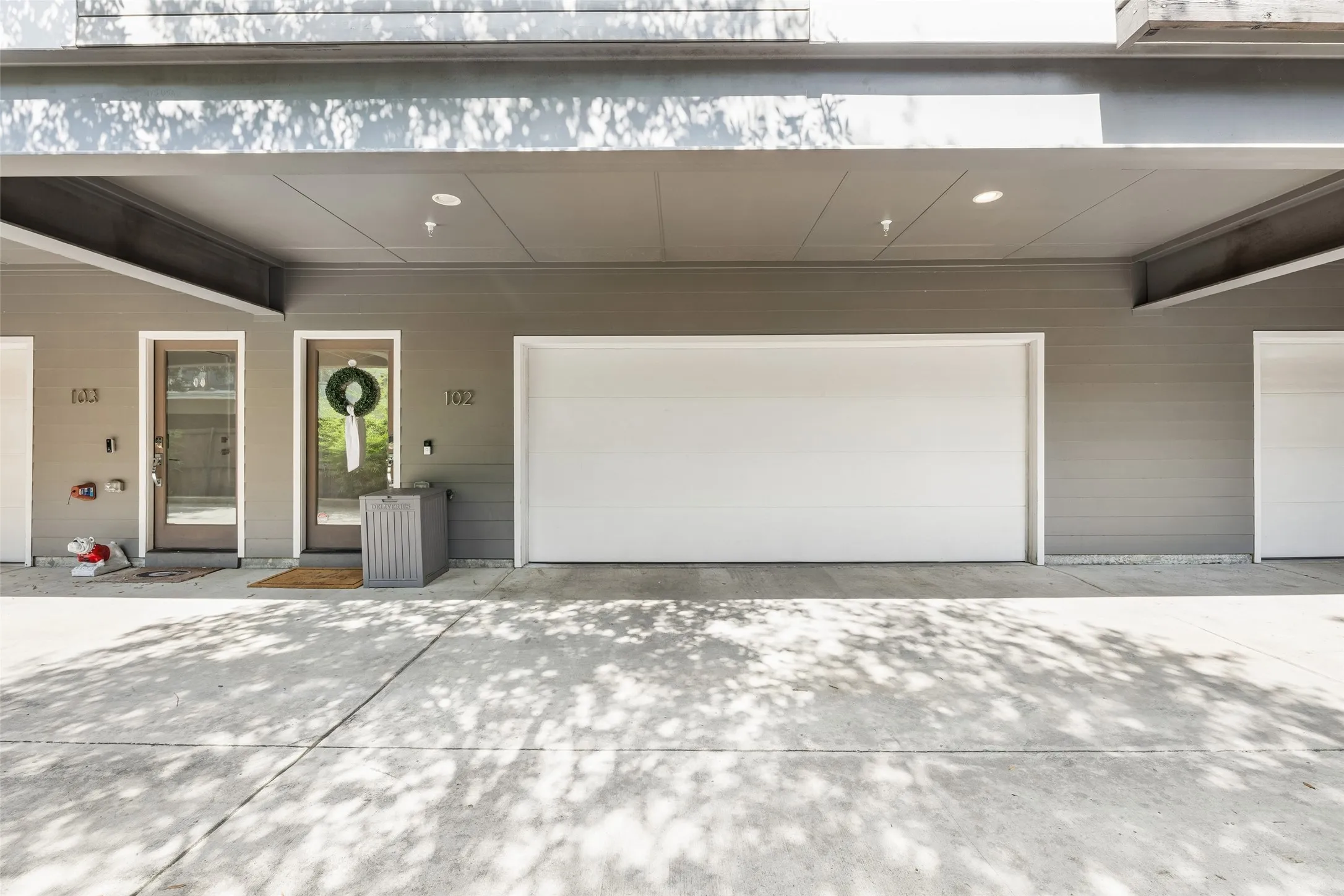 Condominium For Sale in Dallas County , 5734 Oram Street 102, Dallas, Texas 75206, 2 Bedroom, 3 Bathroom, 2 Garage spaces, 1,701 Sqft, built in 2017, mls#21282473, Real Estate Agent in Dallas, Homes For Sale in Dallas county, Homes For Sale in Dallas, Realtor in Dallas Texas, Real Estate Brokerage Independent Realty Texas, Luminita Cordes Realtor