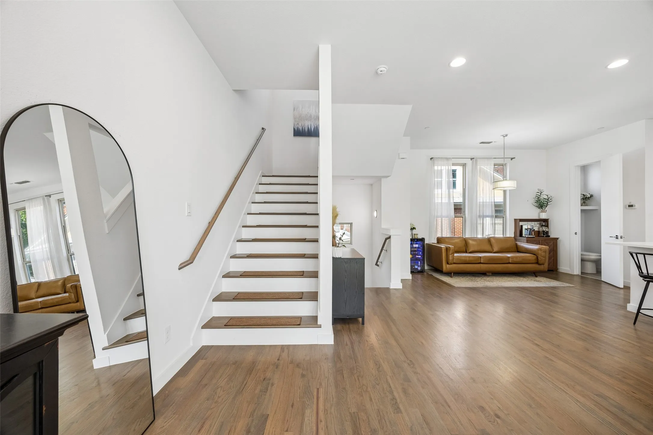 Condominium For Sale in Dallas County , 5734 Oram Street 102, Dallas, Texas 75206, 2 Bedroom, 3 Bathroom, 2 Garage spaces, 1,701 Sqft, built in 2017, mls#21282473, Real Estate Agent in Dallas, Homes For Sale in Dallas county, Homes For Sale in Dallas, Realtor in Dallas Texas, Real Estate Brokerage Independent Realty Texas, Luminita Cordes Realtor