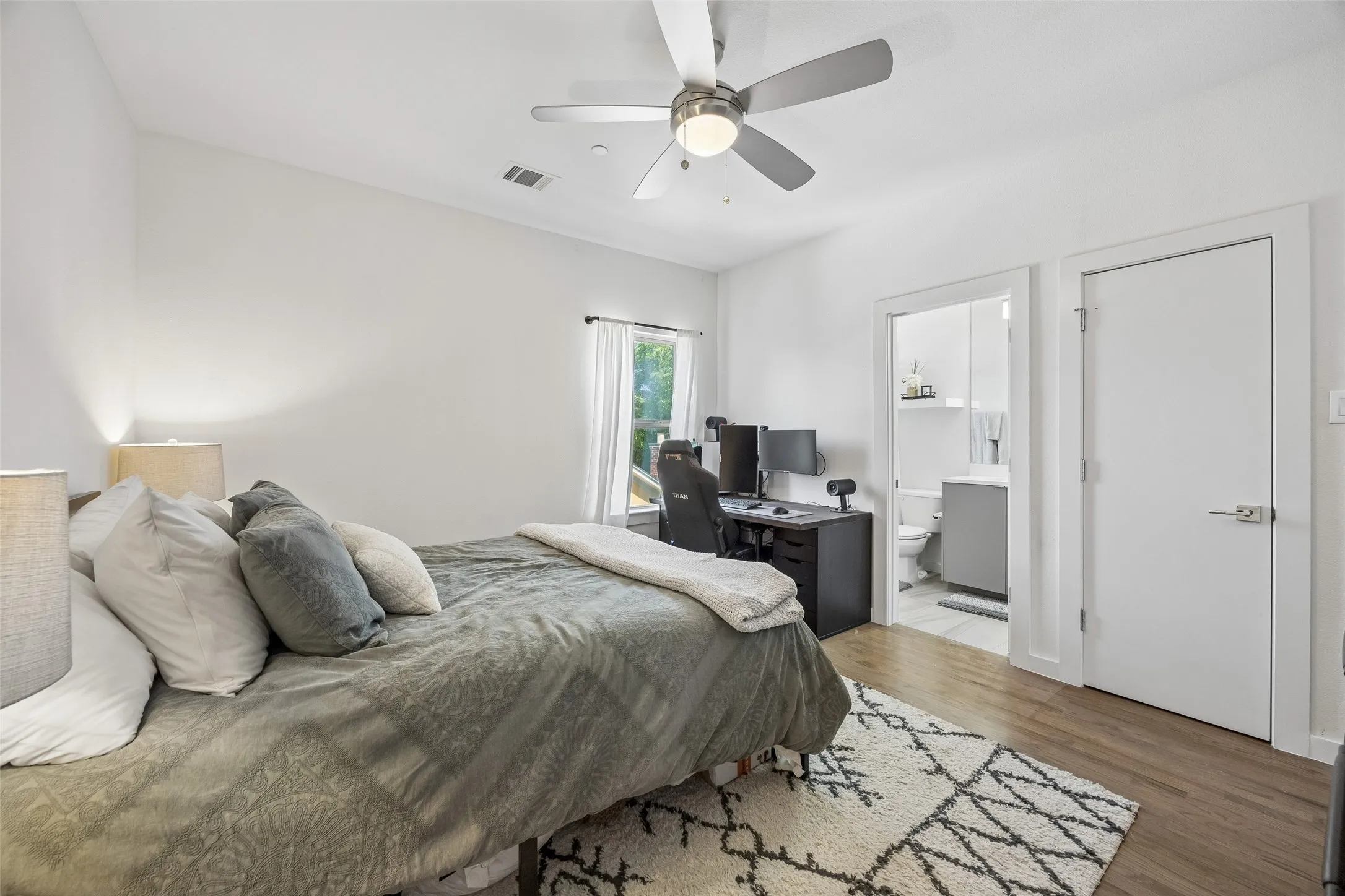 Condominium For Sale in Dallas County , 5734 Oram Street 102, Dallas, Texas 75206, 2 Bedroom, 3 Bathroom, 2 Garage spaces, 1,701 Sqft, built in 2017, mls#21282473, Real Estate Agent in Dallas, Homes For Sale in Dallas county, Homes For Sale in Dallas, Realtor in Dallas Texas, Real Estate Brokerage Independent Realty Texas, Luminita Cordes Realtor