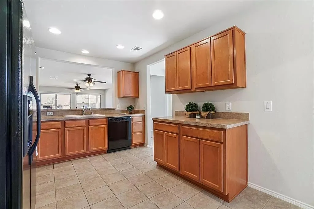 Single Family Residence For Sale in Denton County , 7850 Birmingham Forest Drive, Frisco, Texas 75036, 2 Bedroom, 2 Bathroom, 2 Garage spaces, 1,467 Sqft, built in 2010, mls#21281805, Real Estate Agent in Frisco, Homes For Sale in Denton county, Homes For Sale in Frisco, Realtor in Frisco Texas, Real Estate Brokerage Independent Realty Texas, Luminita Cordes Realtor