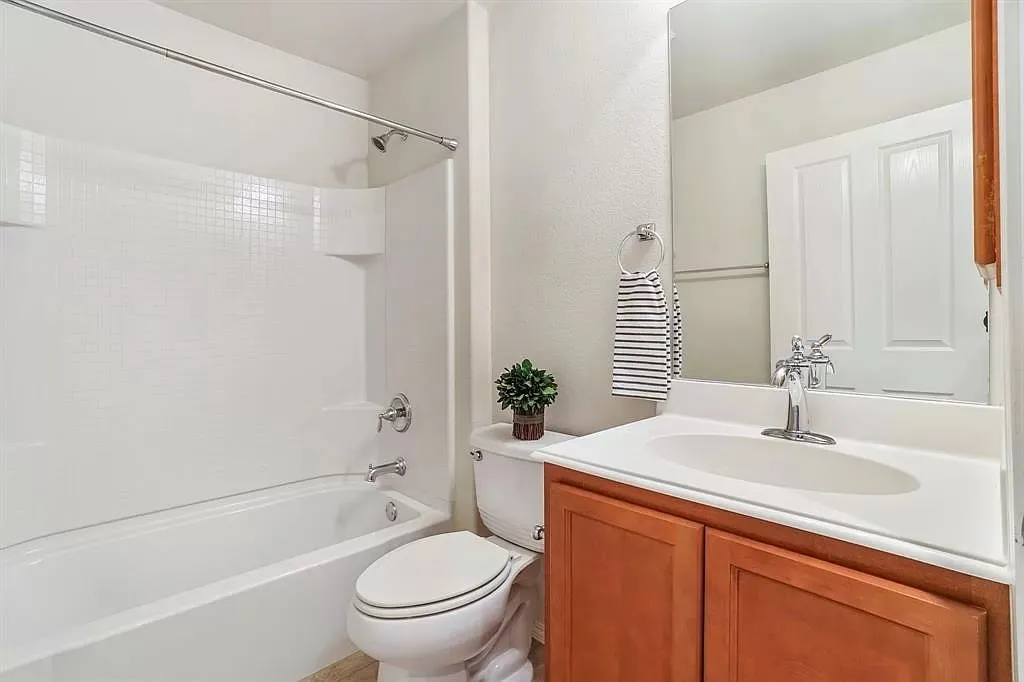 Single Family Residence For Sale in Denton County , 7850 Birmingham Forest Drive, Frisco, Texas 75036, 2 Bedroom, 2 Bathroom, 2 Garage spaces, 1,467 Sqft, built in 2010, mls#21281805, Real Estate Agent in Frisco, Homes For Sale in Denton county, Homes For Sale in Frisco, Realtor in Frisco Texas, Real Estate Brokerage Independent Realty Texas, Luminita Cordes Realtor