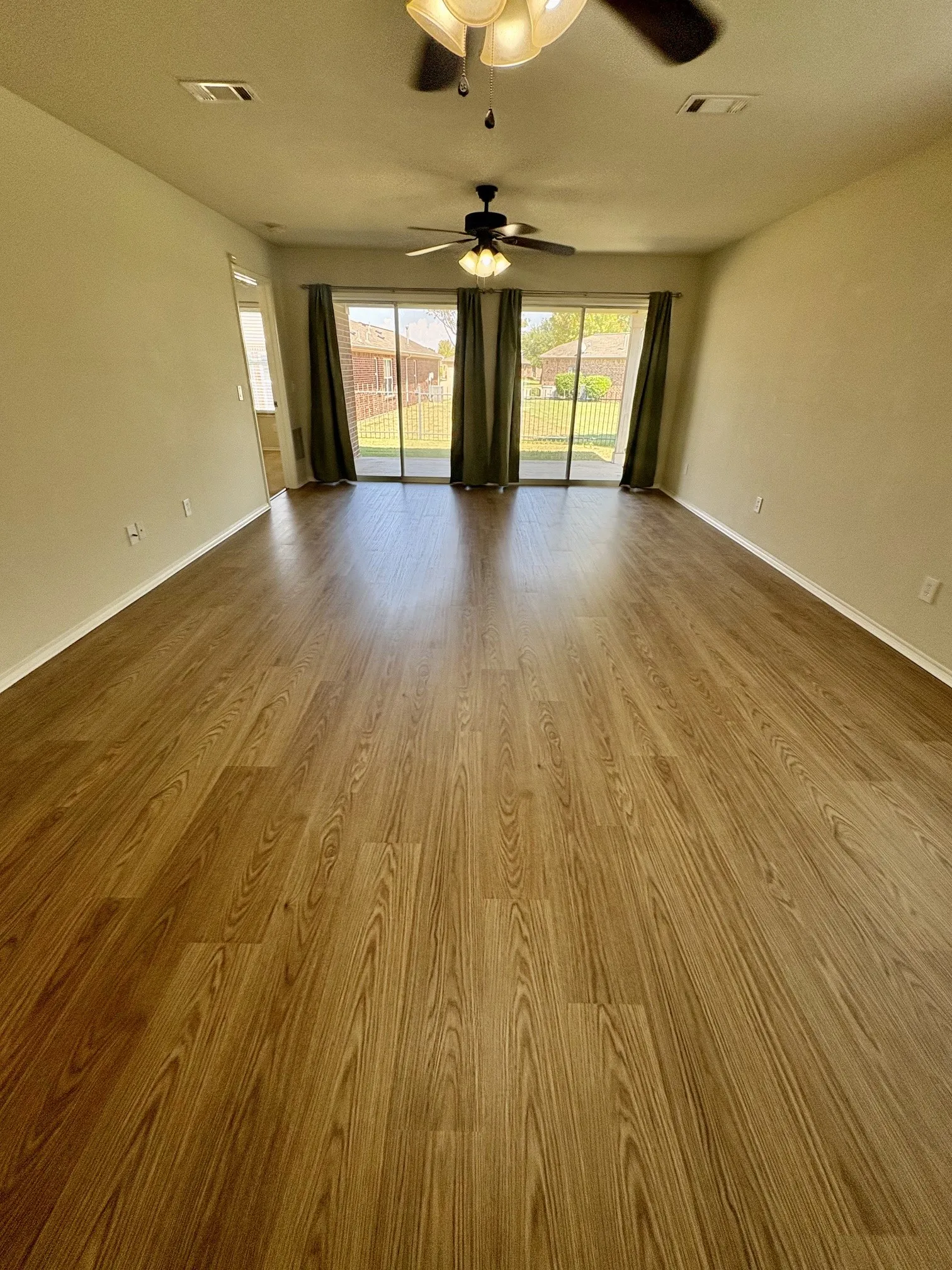Single Family Residence For Sale in Denton County , 7850 Birmingham Forest Drive, Frisco, Texas 75036, 2 Bedroom, 2 Bathroom, 2 Garage spaces, 1,467 Sqft, built in 2010, mls#21281805, Real Estate Agent in Frisco, Homes For Sale in Denton county, Homes For Sale in Frisco, Realtor in Frisco Texas, Real Estate Brokerage Independent Realty Texas, Luminita Cordes Realtor