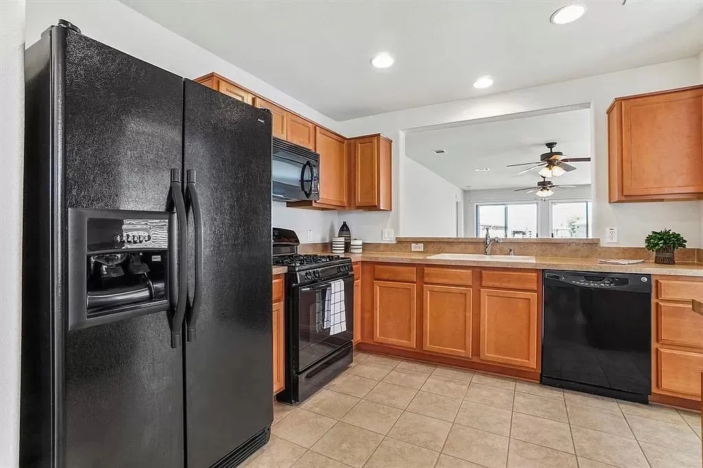 Single Family Residence For Sale in Denton County , 7850 Birmingham Forest Drive, Frisco, Texas 75036, 2 Bedroom, 2 Bathroom, 2 Garage spaces, 1,467 Sqft, built in 2010, mls#21281805, Real Estate Agent in Frisco, Homes For Sale in Denton county, Homes For Sale in Frisco, Realtor in Frisco Texas, Real Estate Brokerage Independent Realty Texas, Luminita Cordes Realtor