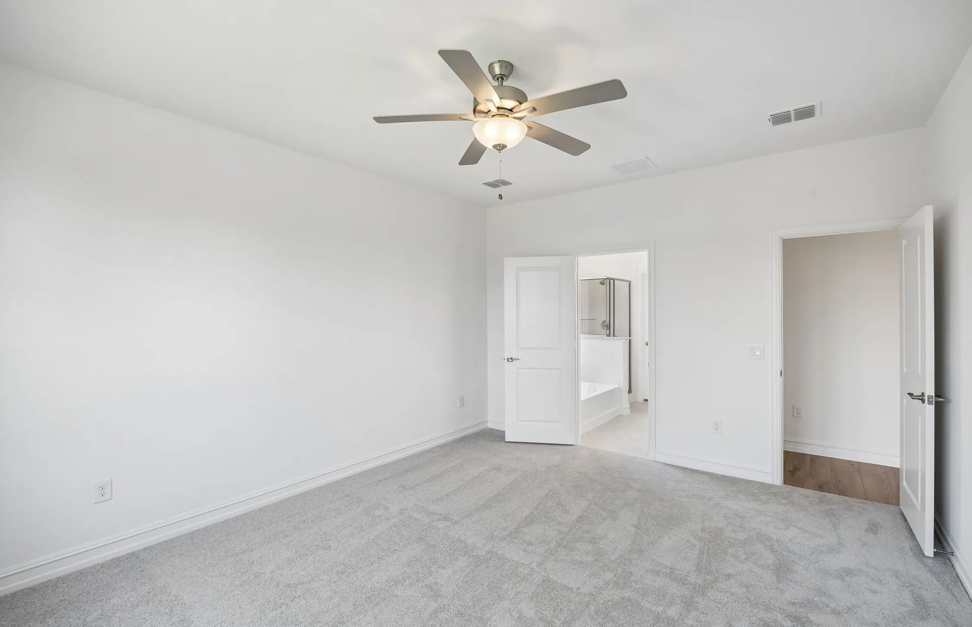 Private primary suite