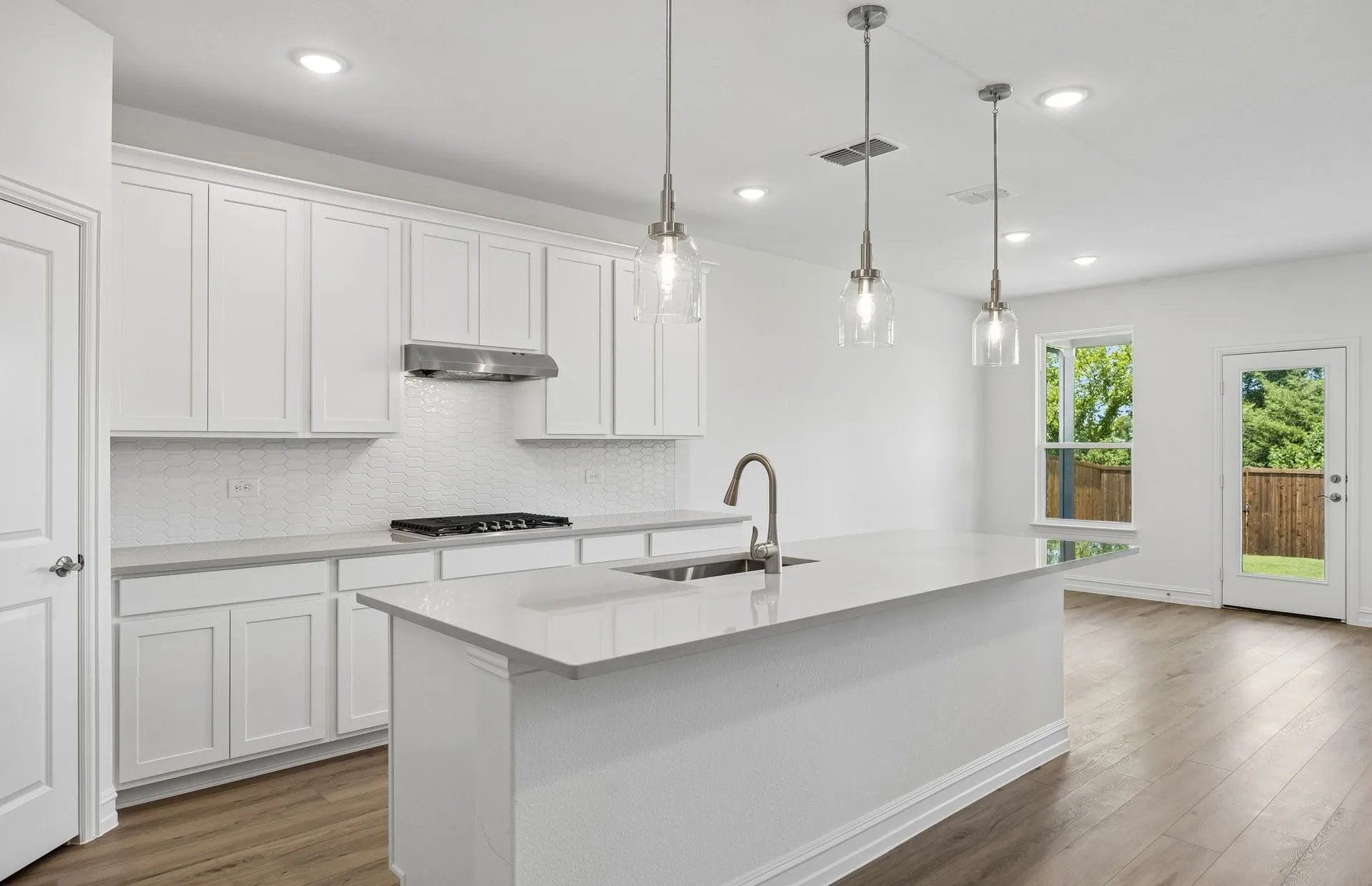 Kitchen with eat-in bartop island