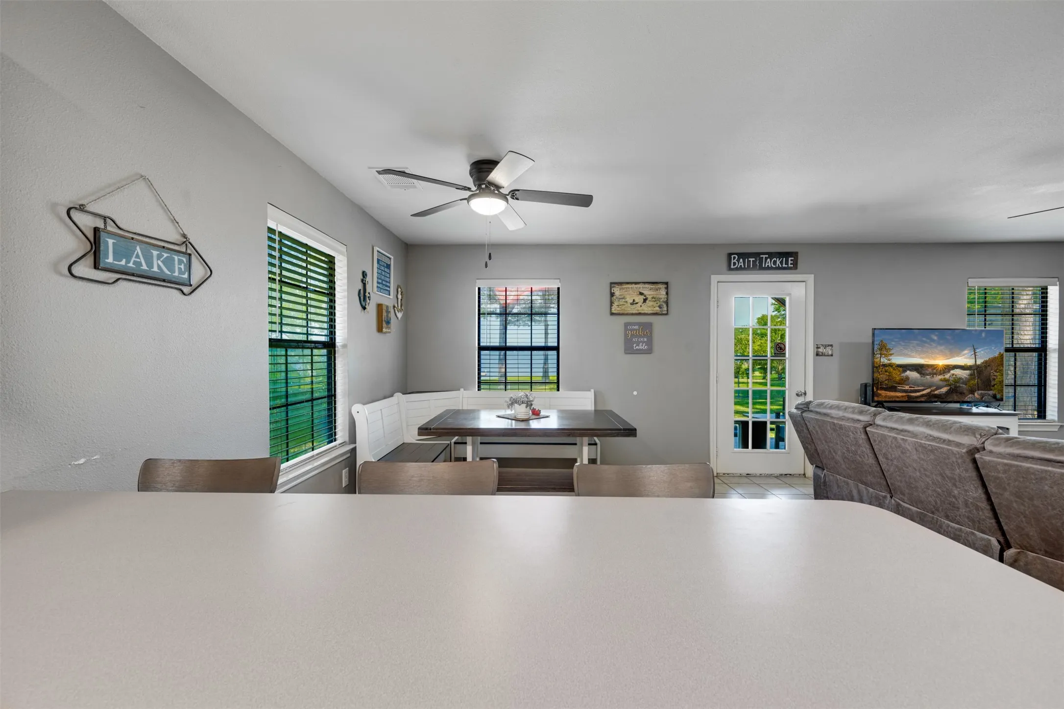 Single Family Residence For Sale in Henderson County , 4479 Sunrise Drive, Chandler, Texas 75758, 3 Bedrooms, 3 Bathrooms, Garage spaces, 1,602 Sqft, built in 1997, Price $449,000, mls#21282430, Real Estate Agent in Chandler, Homes For Sale in Henderson county, Homes For Sale in Chandler, Realtor in Chandler Texas, Real Estate Brokerage Independent Realty Texas, Luminita Cordes Realtor