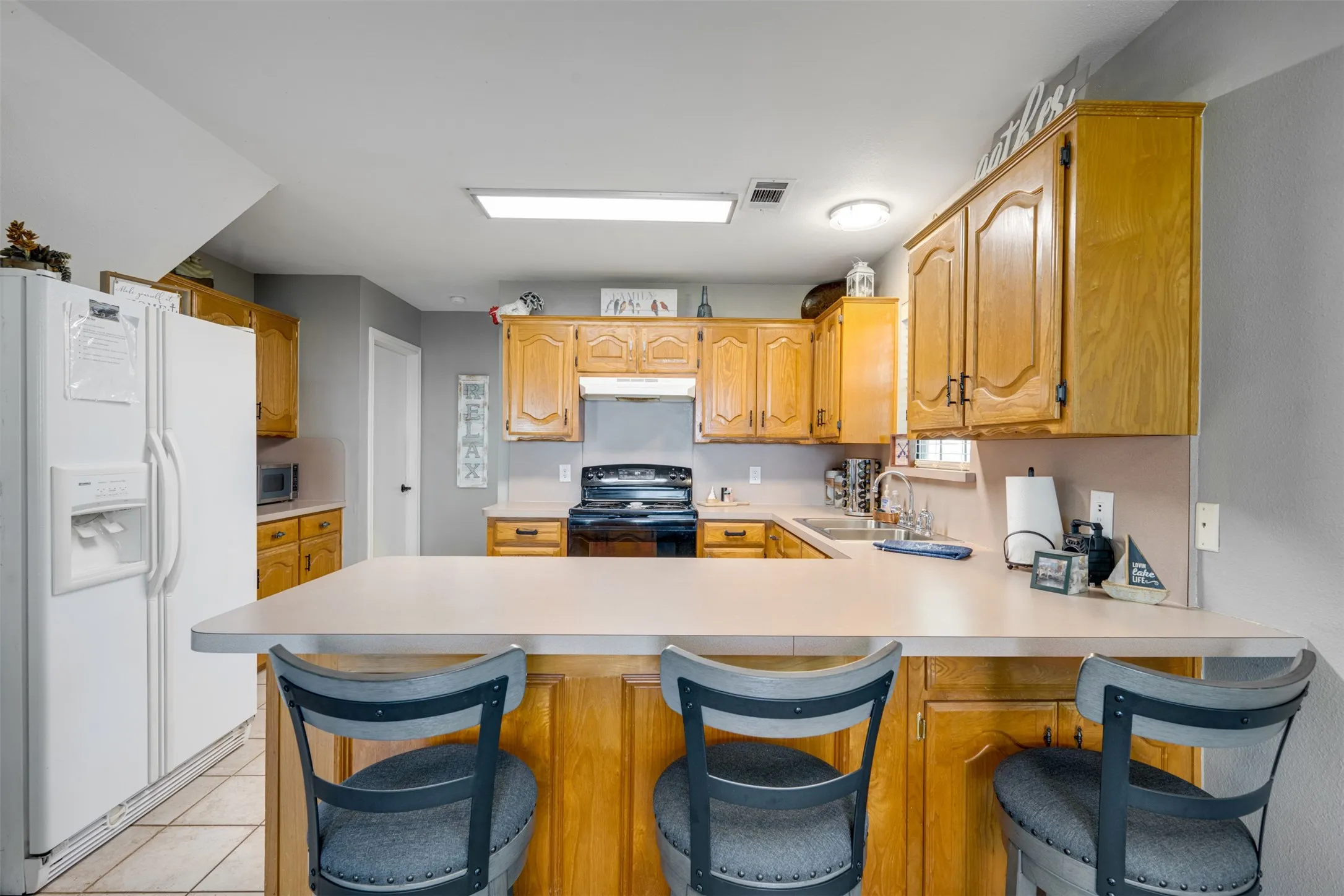 Single Family Residence For Sale in Henderson County , 4479 Sunrise Drive, Chandler, Texas 75758, 3 Bedrooms, 3 Bathrooms, Garage spaces, 1,602 Sqft, built in 1997, Price $449,000, mls#21282430, Real Estate Agent in Chandler, Homes For Sale in Henderson county, Homes For Sale in Chandler, Realtor in Chandler Texas, Real Estate Brokerage Independent Realty Texas, Luminita Cordes Realtor