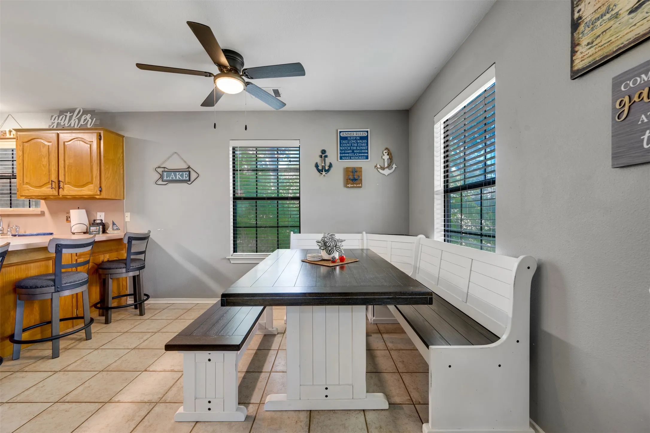 Single Family Residence For Sale in Henderson County , 4479 Sunrise Drive, Chandler, Texas 75758, 3 Bedrooms, 3 Bathrooms, Garage spaces, 1,602 Sqft, built in 1997, Price $449,000, mls#21282430, Real Estate Agent in Chandler, Homes For Sale in Henderson county, Homes For Sale in Chandler, Realtor in Chandler Texas, Real Estate Brokerage Independent Realty Texas, Luminita Cordes Realtor