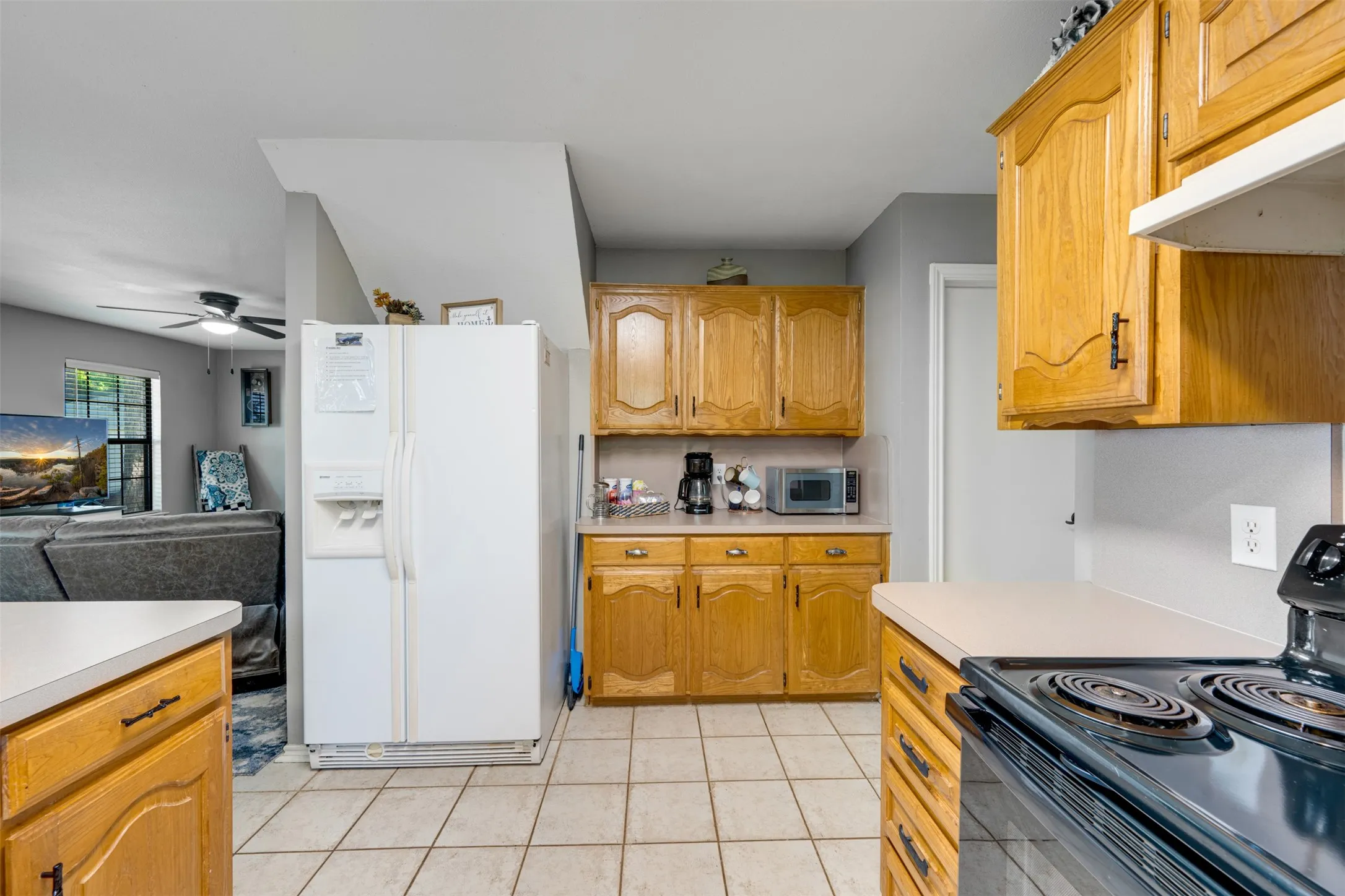 Single Family Residence For Sale in Henderson County , 4479 Sunrise Drive, Chandler, Texas 75758, 3 Bedrooms, 3 Bathrooms, Garage spaces, 1,602 Sqft, built in 1997, Price $449,000, mls#21282430, Real Estate Agent in Chandler, Homes For Sale in Henderson county, Homes For Sale in Chandler, Realtor in Chandler Texas, Real Estate Brokerage Independent Realty Texas, Luminita Cordes Realtor