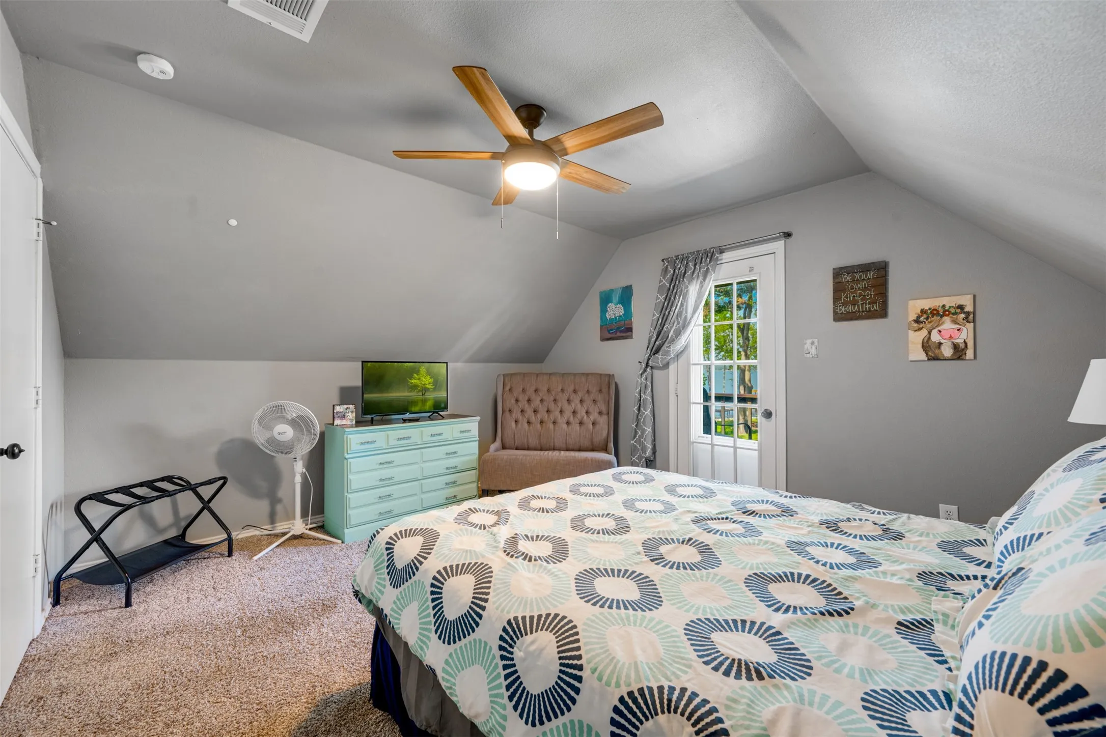 Single Family Residence For Sale in Henderson County , 4479 Sunrise Drive, Chandler, Texas 75758, 3 Bedrooms, 3 Bathrooms, Garage spaces, 1,602 Sqft, built in 1997, Price $449,000, mls#21282430, Real Estate Agent in Chandler, Homes For Sale in Henderson county, Homes For Sale in Chandler, Realtor in Chandler Texas, Real Estate Brokerage Independent Realty Texas, Luminita Cordes Realtor