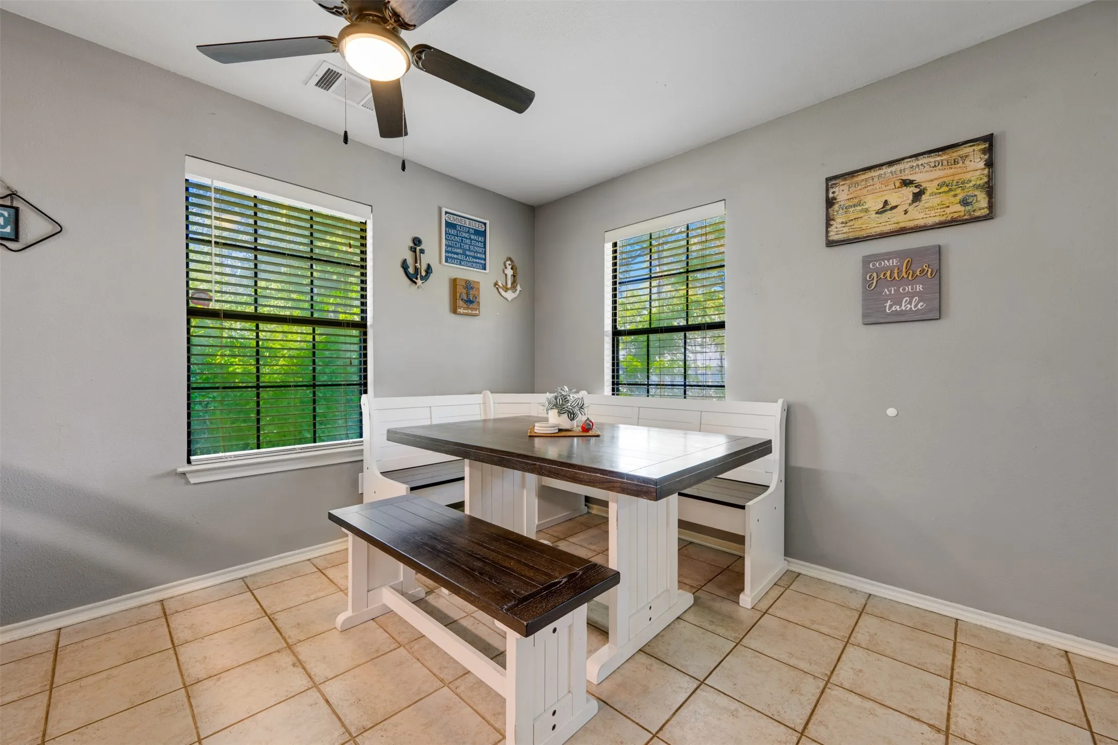 Single Family Residence For Sale in Henderson County , 4479 Sunrise Drive, Chandler, Texas 75758, 3 Bedrooms, 3 Bathrooms, Garage spaces, 1,602 Sqft, built in 1997, Price $449,000, mls#21282430, Real Estate Agent in Chandler, Homes For Sale in Henderson county, Homes For Sale in Chandler, Realtor in Chandler Texas, Real Estate Brokerage Independent Realty Texas, Luminita Cordes Realtor