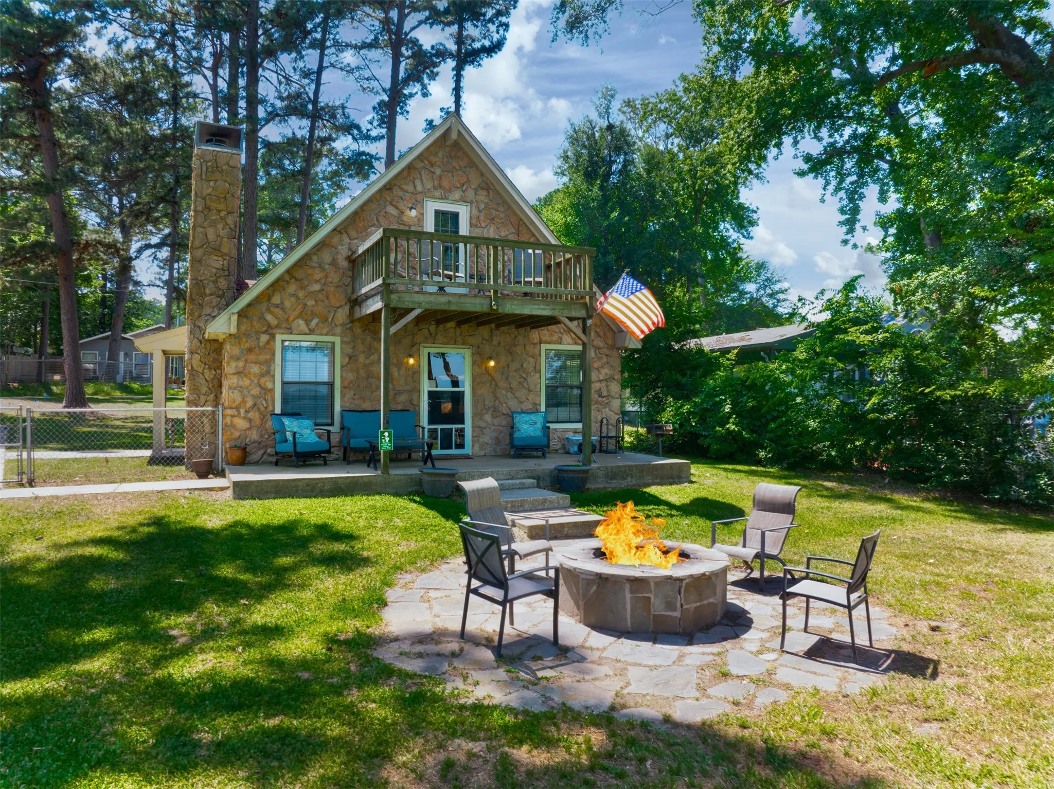 Single Family Residence For Sale in Henderson County , 4479 Sunrise Drive, Chandler, Texas 75758, 3 Bedrooms, 3 Bathrooms, Garage spaces, 1,602 Sqft, built in 1997, Price $449,000, mls#21282430, Real Estate Agent in Chandler, Homes For Sale in Henderson county, Homes For Sale in Chandler, Realtor in Chandler Texas, Real Estate Brokerage Independent Realty Texas, Luminita Cordes Realtor