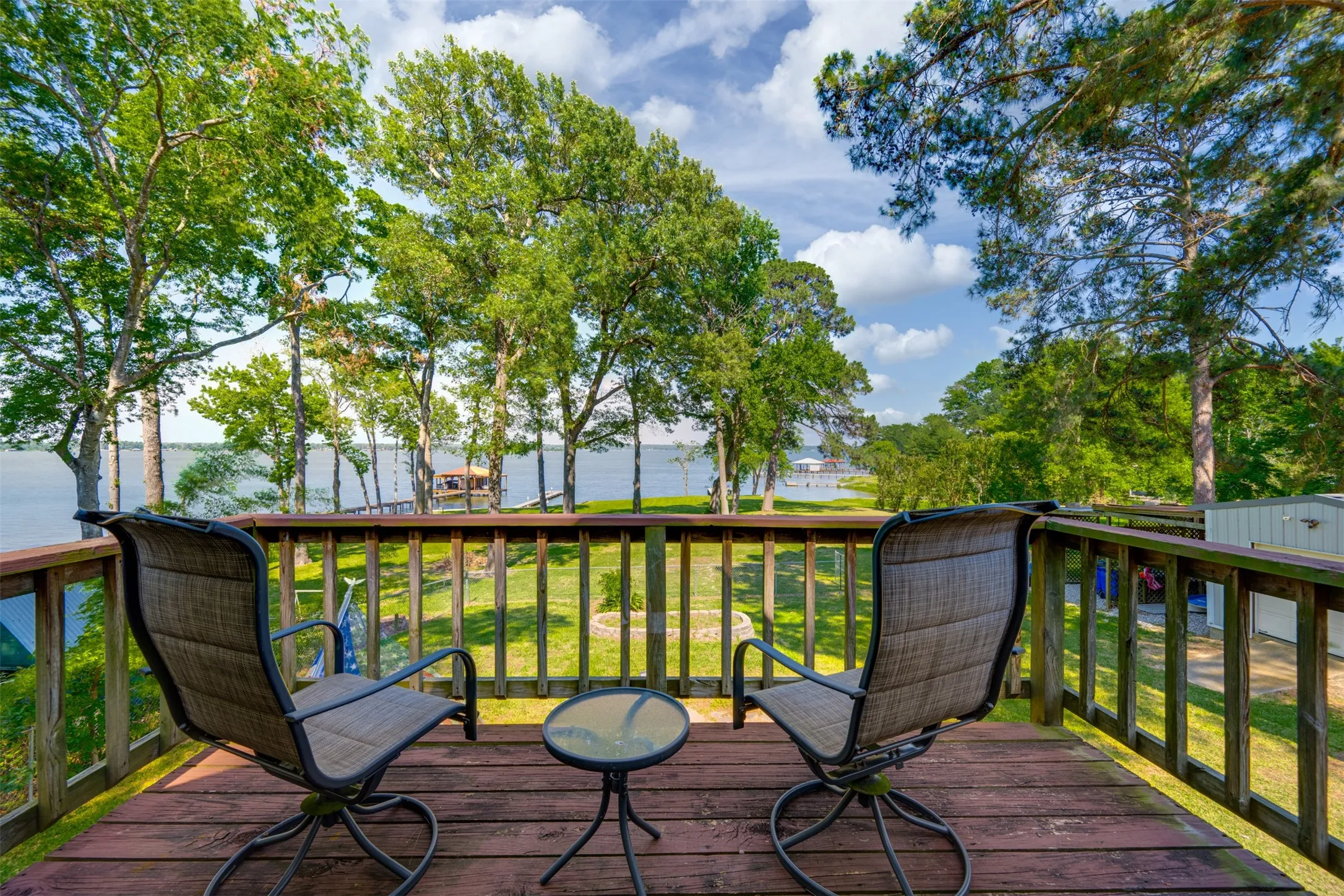 Single Family Residence For Sale in Henderson County , 4479 Sunrise Drive, Chandler, Texas 75758, 3 Bedrooms, 3 Bathrooms, Garage spaces, 1,602 Sqft, built in 1997, Price $449,000, mls#21282430, Real Estate Agent in Chandler, Homes For Sale in Henderson county, Homes For Sale in Chandler, Realtor in Chandler Texas, Real Estate Brokerage Independent Realty Texas, Luminita Cordes Realtor