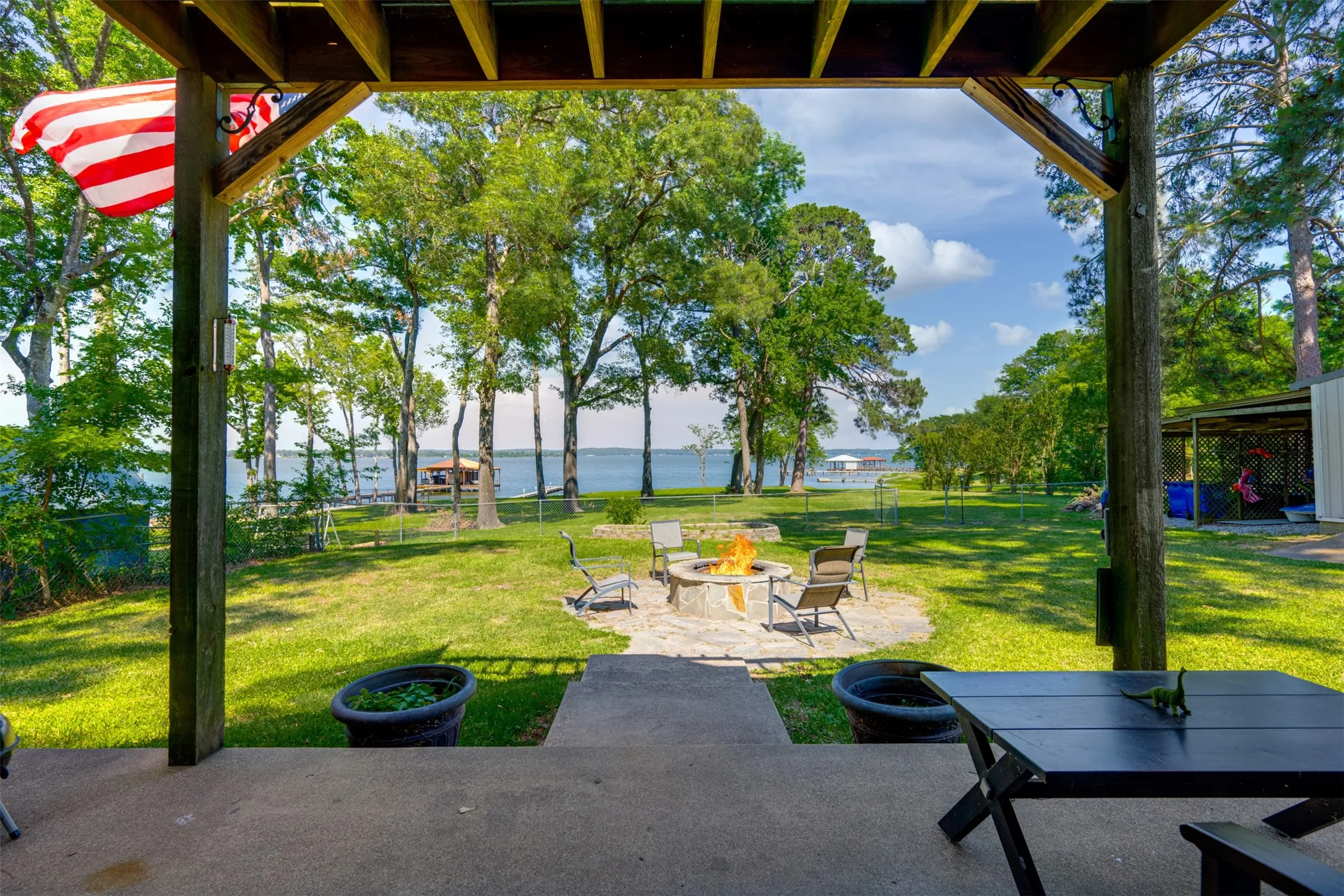 Single Family Residence For Sale in Henderson County , 4479 Sunrise Drive, Chandler, Texas 75758, 3 Bedrooms, 3 Bathrooms, Garage spaces, 1,602 Sqft, built in 1997, Price $449,000, mls#21282430, Real Estate Agent in Chandler, Homes For Sale in Henderson county, Homes For Sale in Chandler, Realtor in Chandler Texas, Real Estate Brokerage Independent Realty Texas, Luminita Cordes Realtor