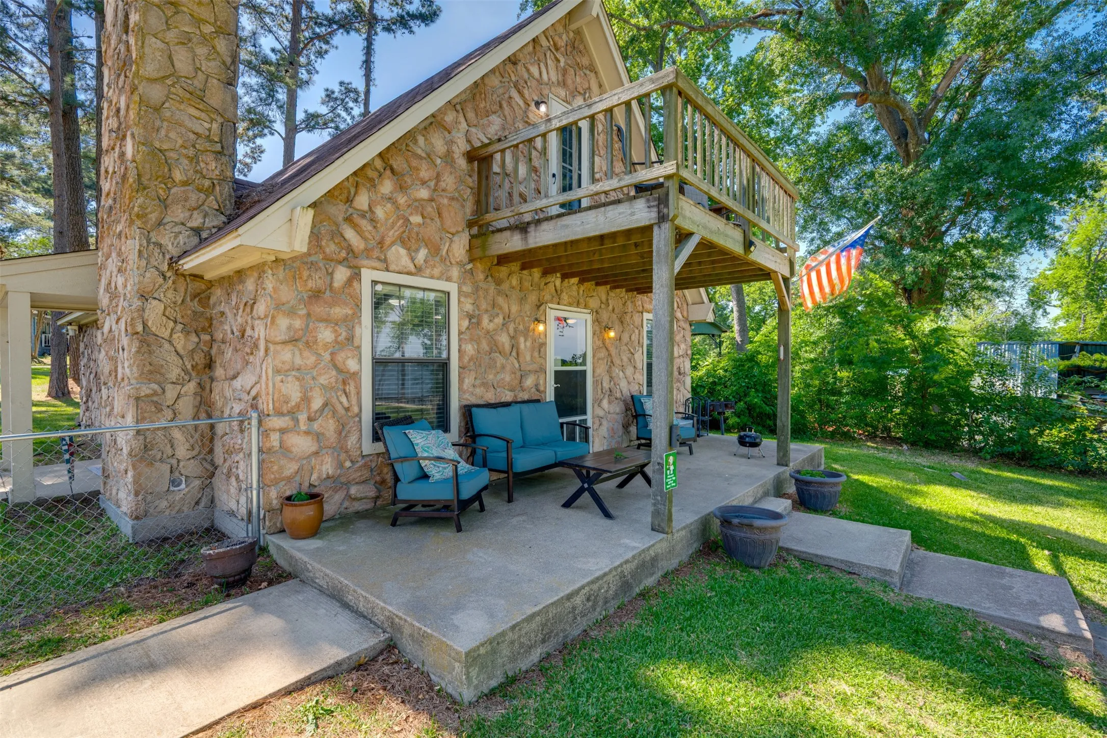 Single Family Residence For Sale in Henderson County , 4479 Sunrise Drive, Chandler, Texas 75758, 3 Bedrooms, 3 Bathrooms, Garage spaces, 1,602 Sqft, built in 1997, Price $449,000, mls#21282430, Real Estate Agent in Chandler, Homes For Sale in Henderson county, Homes For Sale in Chandler, Realtor in Chandler Texas, Real Estate Brokerage Independent Realty Texas, Luminita Cordes Realtor
