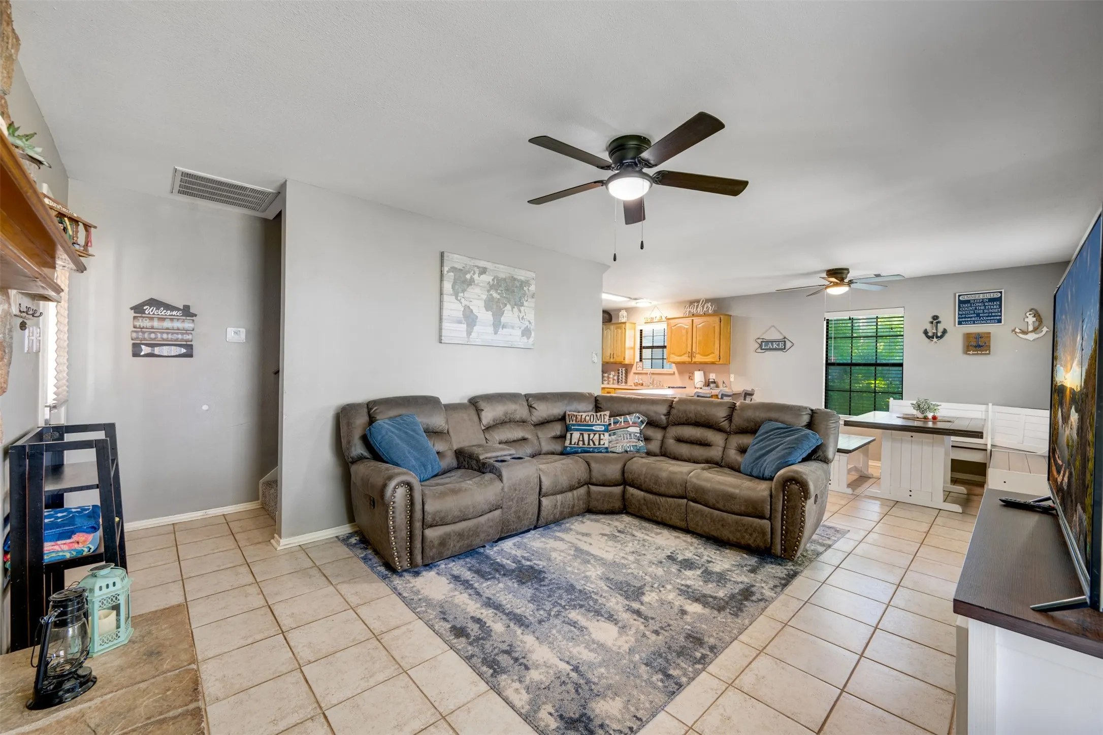 Single Family Residence For Sale in Henderson County , 4479 Sunrise Drive, Chandler, Texas 75758, 3 Bedrooms, 3 Bathrooms, Garage spaces, 1,602 Sqft, built in 1997, Price $449,000, mls#21282430, Real Estate Agent in Chandler, Homes For Sale in Henderson county, Homes For Sale in Chandler, Realtor in Chandler Texas, Real Estate Brokerage Independent Realty Texas, Luminita Cordes Realtor