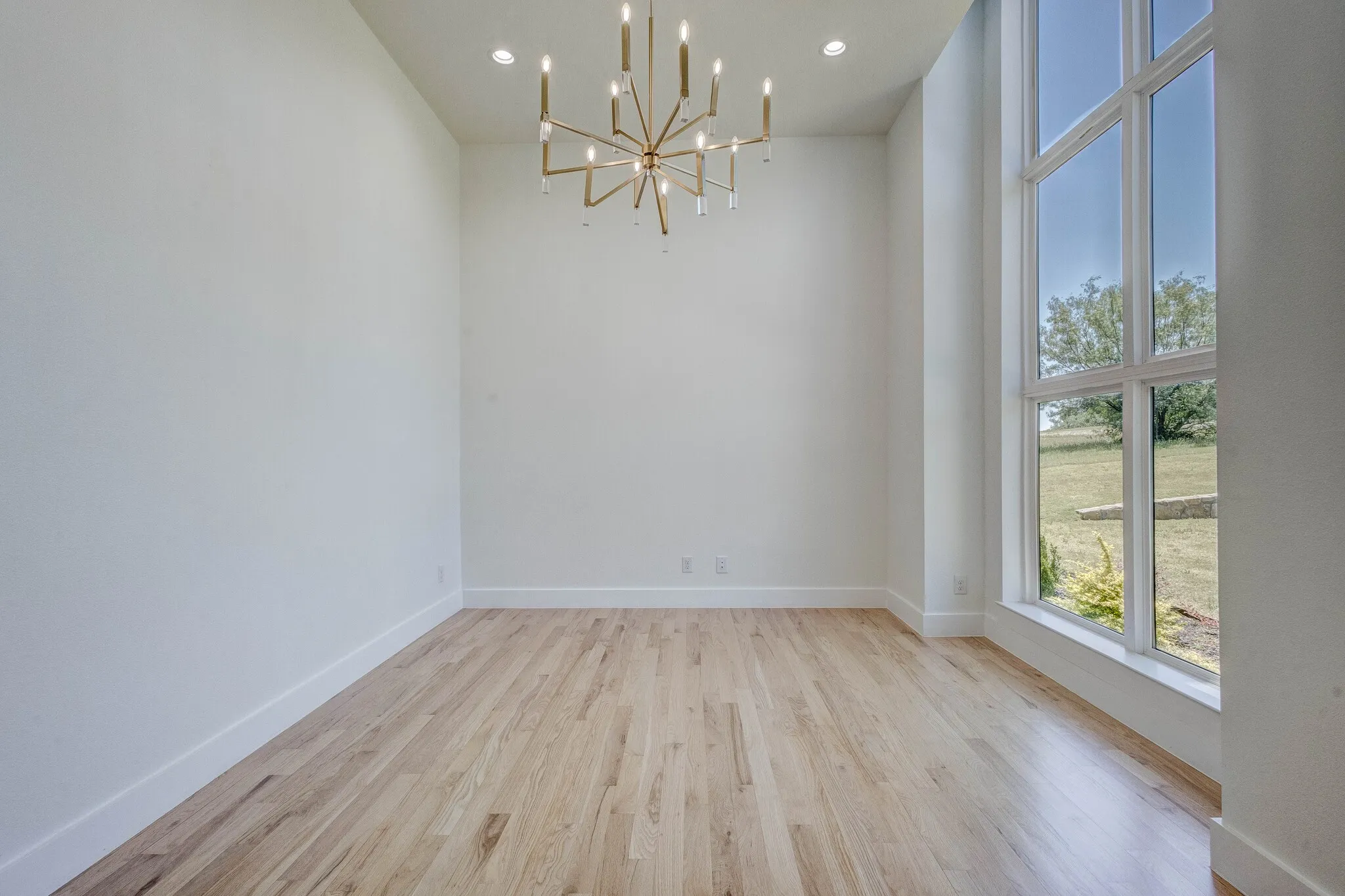 Single Family Residence For Sale in Navarro County , 733 El Barco, Corsicana, Texas 75109, 7 Bedroom, 6 Bathroom, 2 Garage spaces, 5,907 Sqft, built in 2024, mls#21282583, Real Estate Agent in Corsicana, Homes For Sale in Navarro county, Homes For Sale in Corsicana, Realtor in Corsicana Texas, Real Estate Brokerage Independent Realty Texas, Luminita Cordes Realtor
